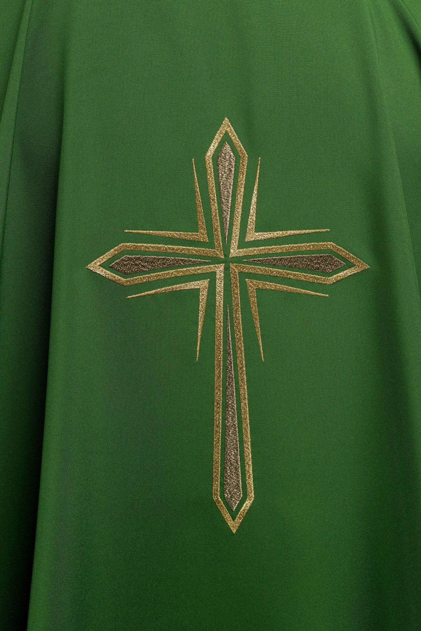 Casulla verde con bordado Cruz KOR/037/01/12 ZIELONY - CASULLAS.ES