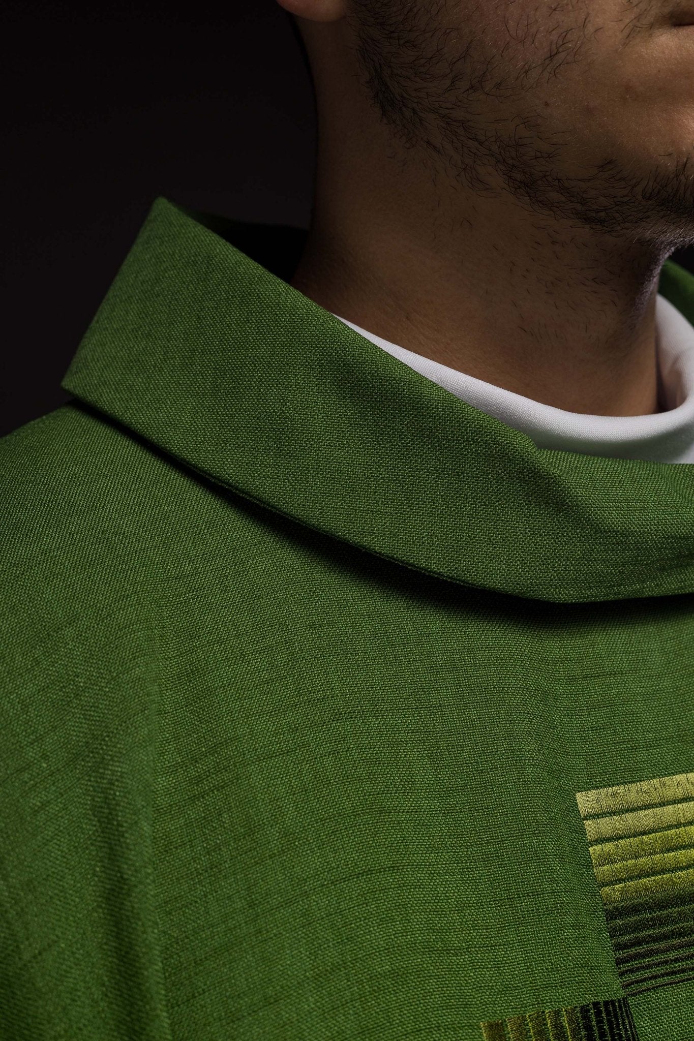 Casulla verde con cruces bordadas HA7033 - 01 ZIELONY - CASULLAS.ES