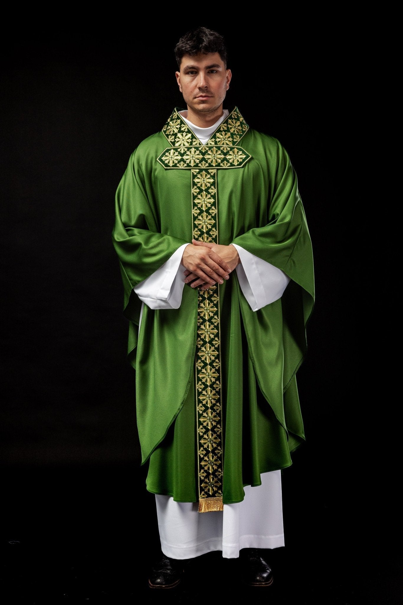 Casulla verde ricamente bordada LE/7026/01 - CASULLAS.ES