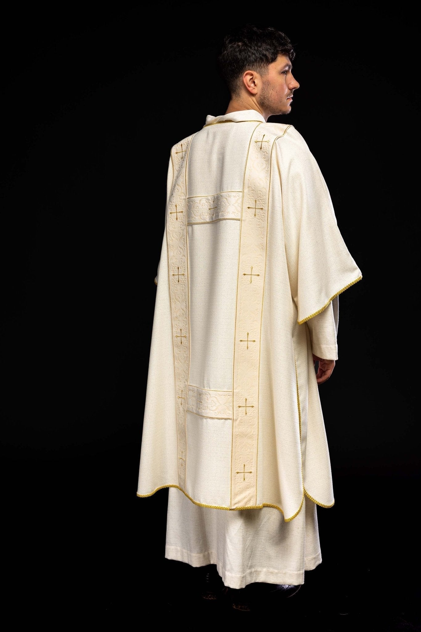 Cortina con rayas de terciopelo y cruces doradas bordadas, crudo KDL/395/05/71/B - CASULLAS.ES