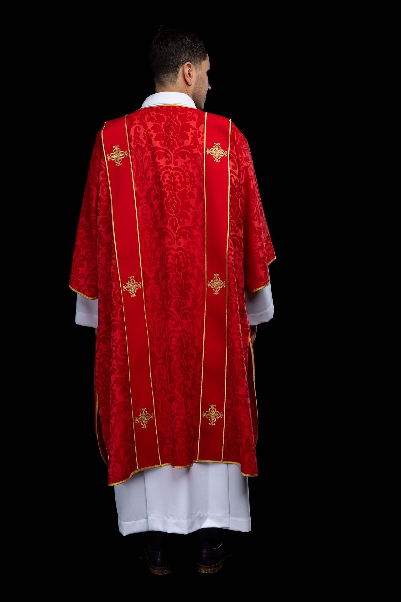 Dalmática roja de jacquard con bandas y cruces doradas bordadas KDL/284/02/81/B - CASULLAS.ES