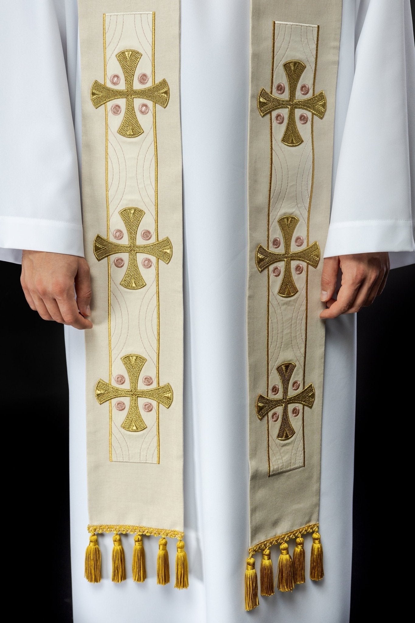 Estola bordada con cruces de color crudo S - 2068 - 05 - 70 - CASULLAS.ES