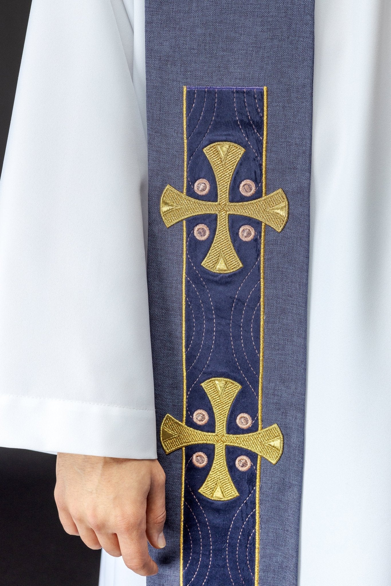 Estola bordada con cruces moradas S - 2068 - 03 - 70 - CASULLAS.ES