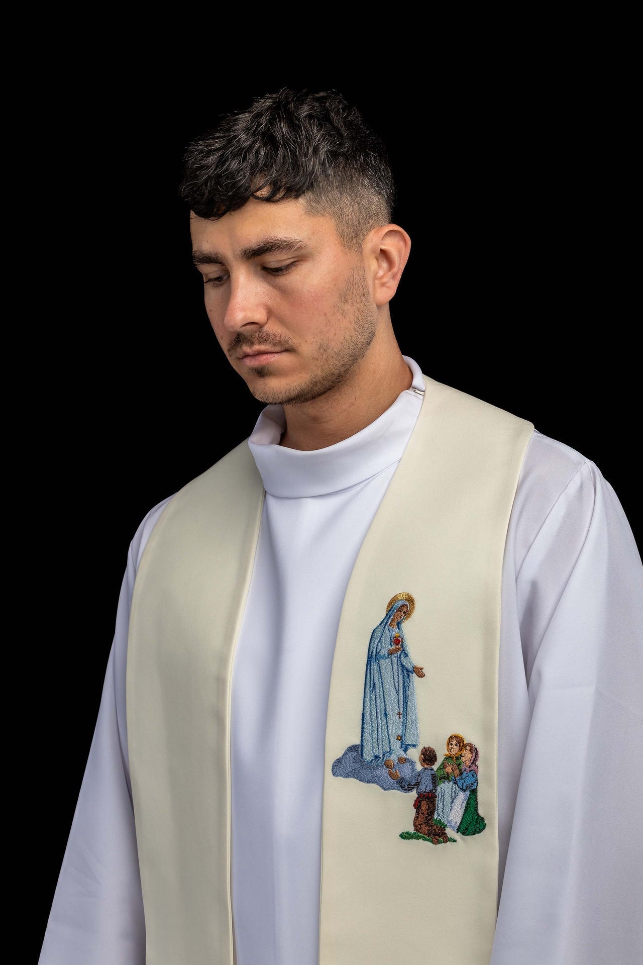 Estola bordada con la imagen de Nuestra Señora de Fátima KSW2/014 - CASULLAS.ES