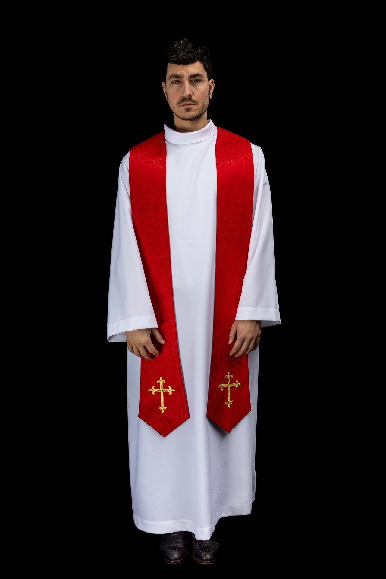 Estola bordada con motivo de la Cruz tejido jacquard rojo KST/638/02/11 - CASULLAS.ES