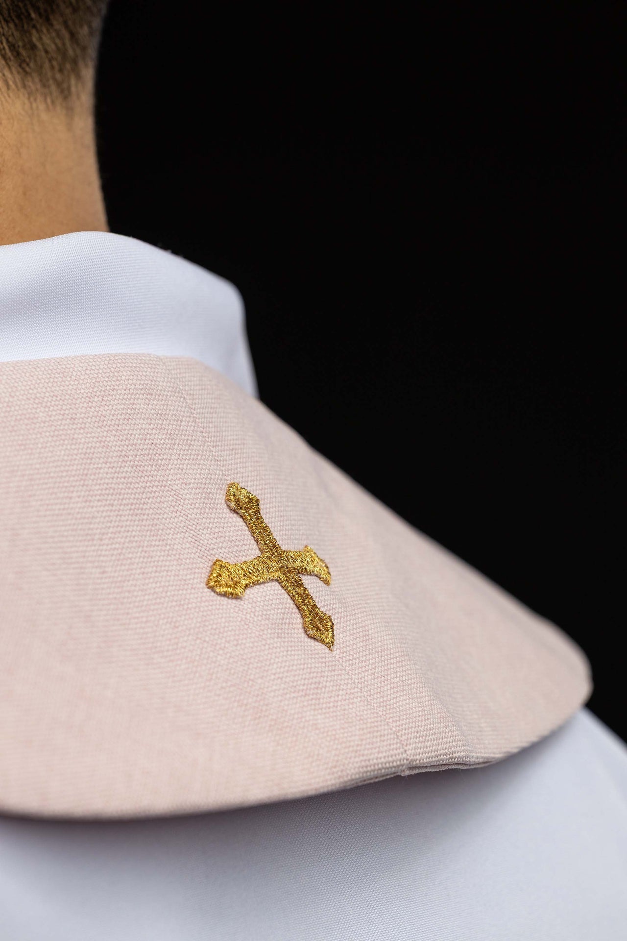 Estola bordada con símbolo de cruz de terciopelo rosa LE/2029/08 - CASULLAS.ES