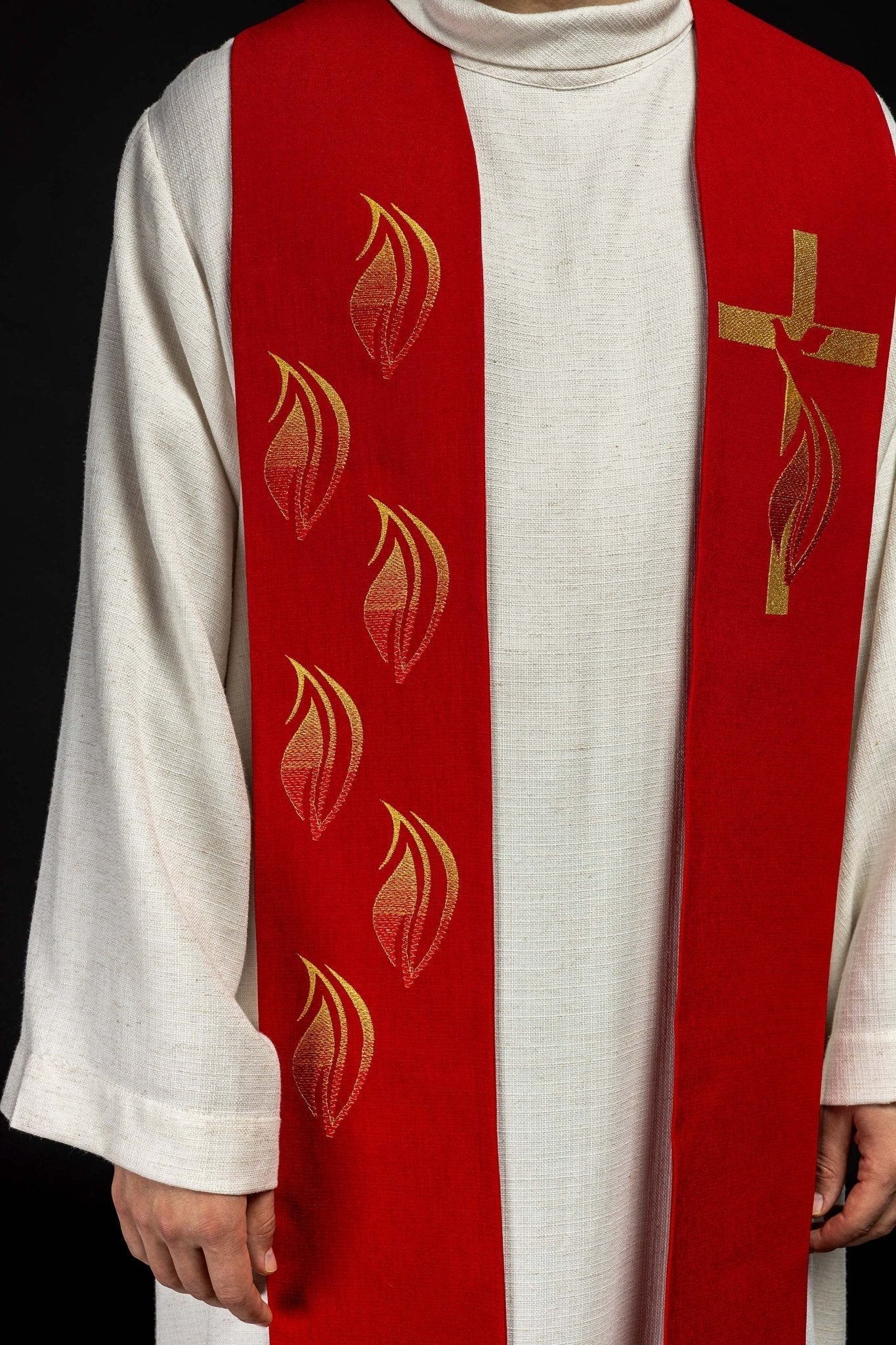 Estola roja con bordado Espíritu Santo, Cruz y Fuego KST/216/02/62 CZERWONY - CASULLAS.ES