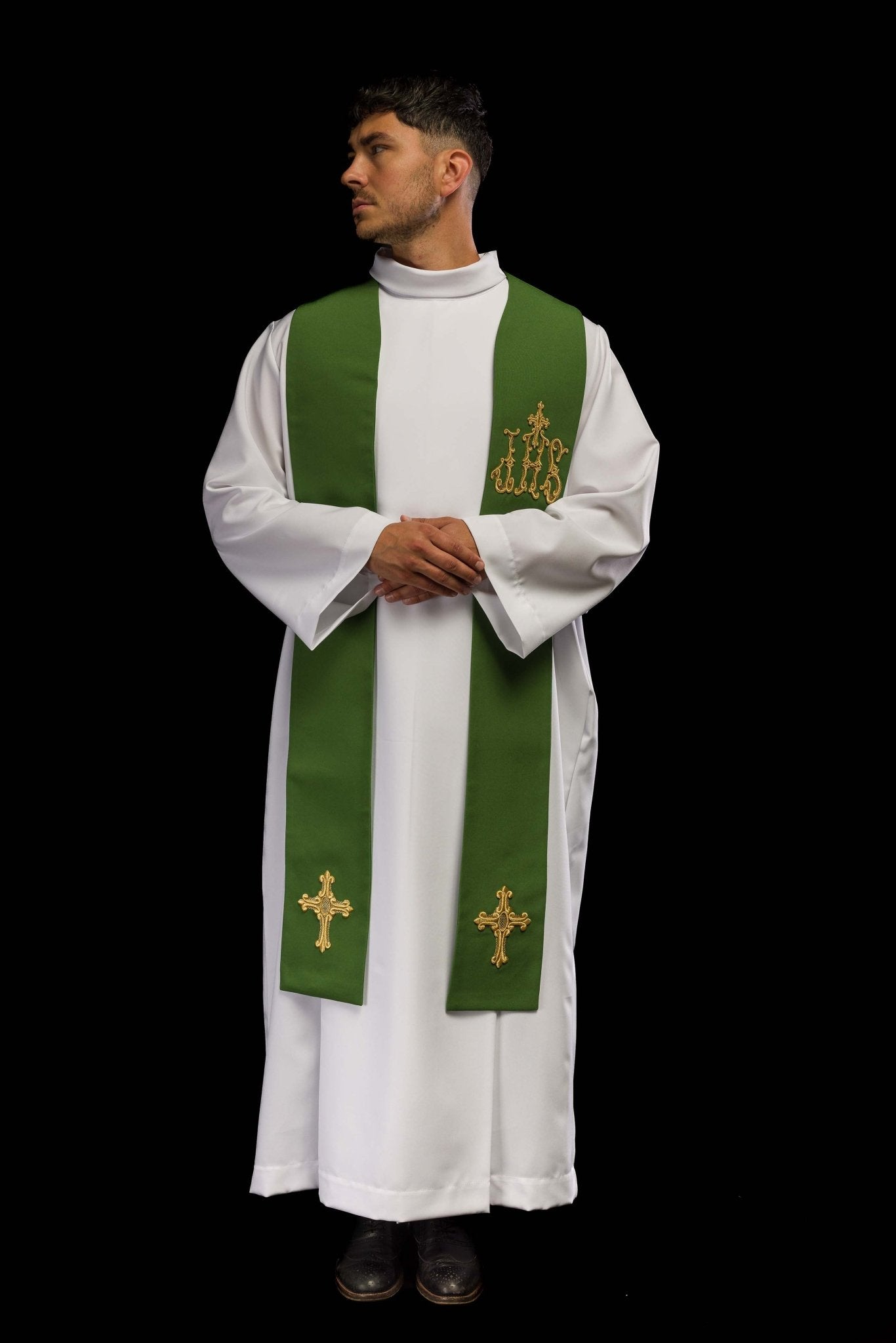Estola verde con bordado Cruz e IHS KST/157/01/01 ZIELONY - CASULLAS.ES