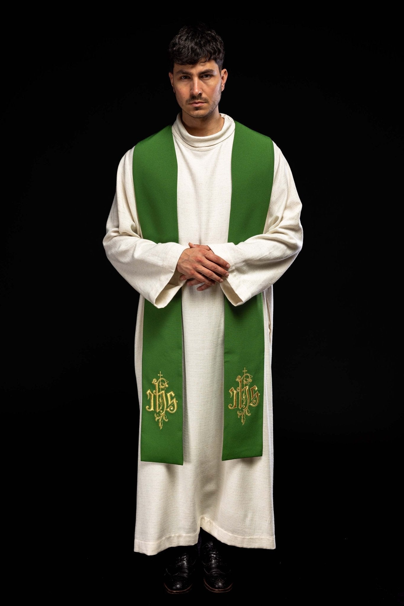 Estola verde con bordado IHS KST/053/01/12 ZIELONY - CASULLAS.ES