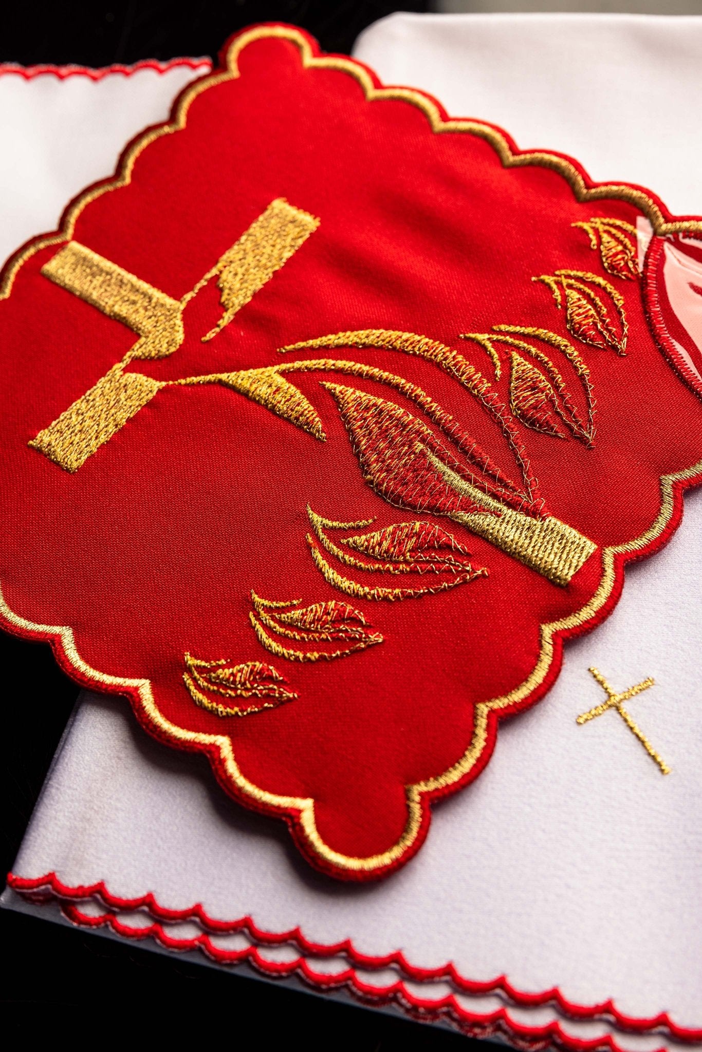 Juego de altar bordado Espíritu Santo KK/142 - CASULLAS.ES