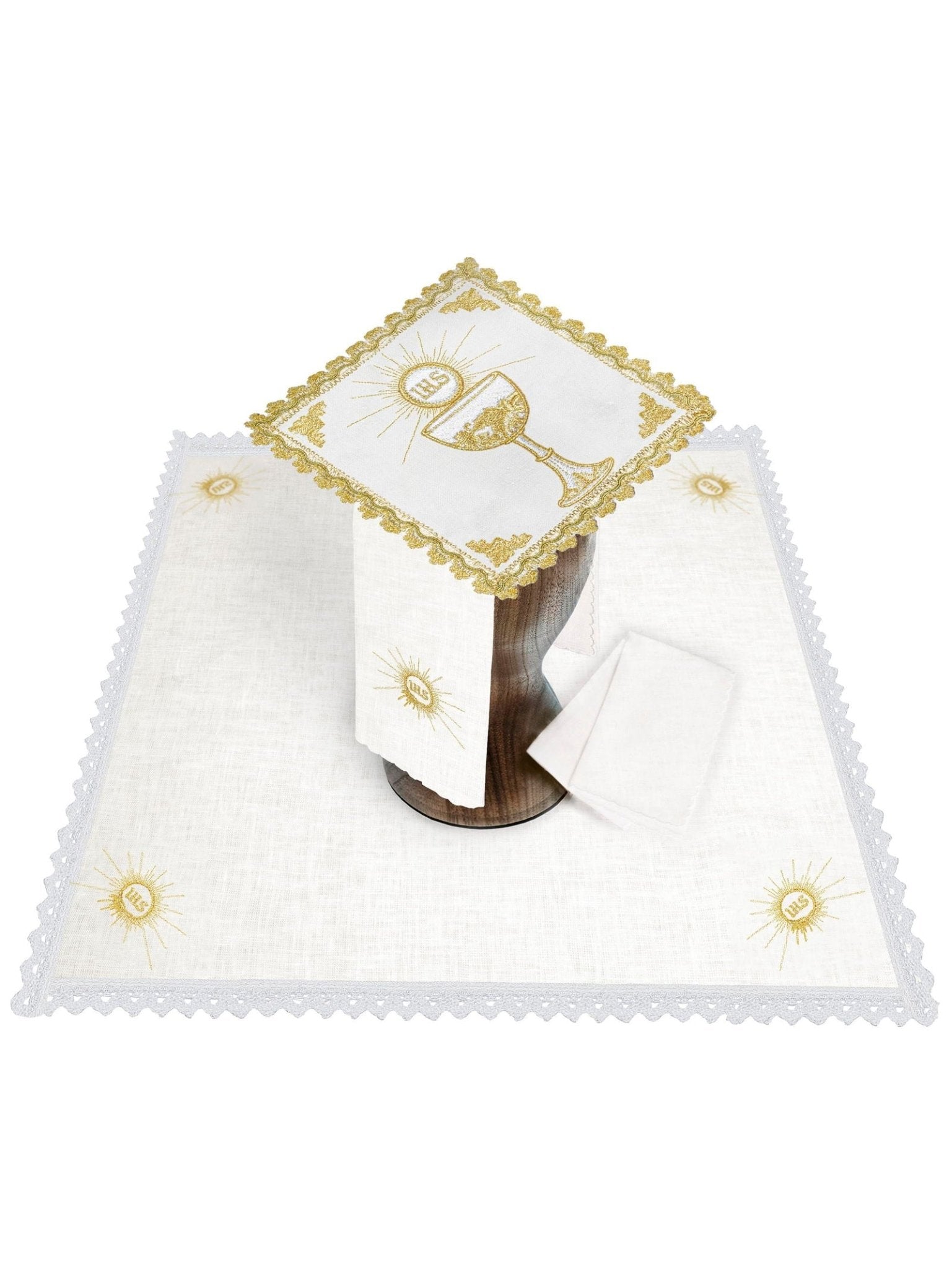 Juego de altar con cáliz dorado HA/5002 - CASULLAS.ES