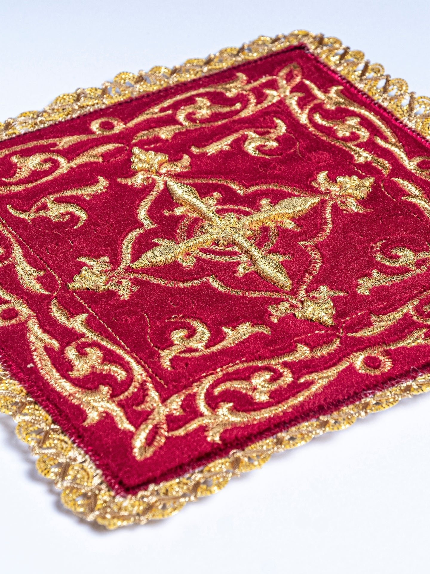 Juego de altar lino con bordado JHS KKL/5003/C1 - CASULLAS.ES