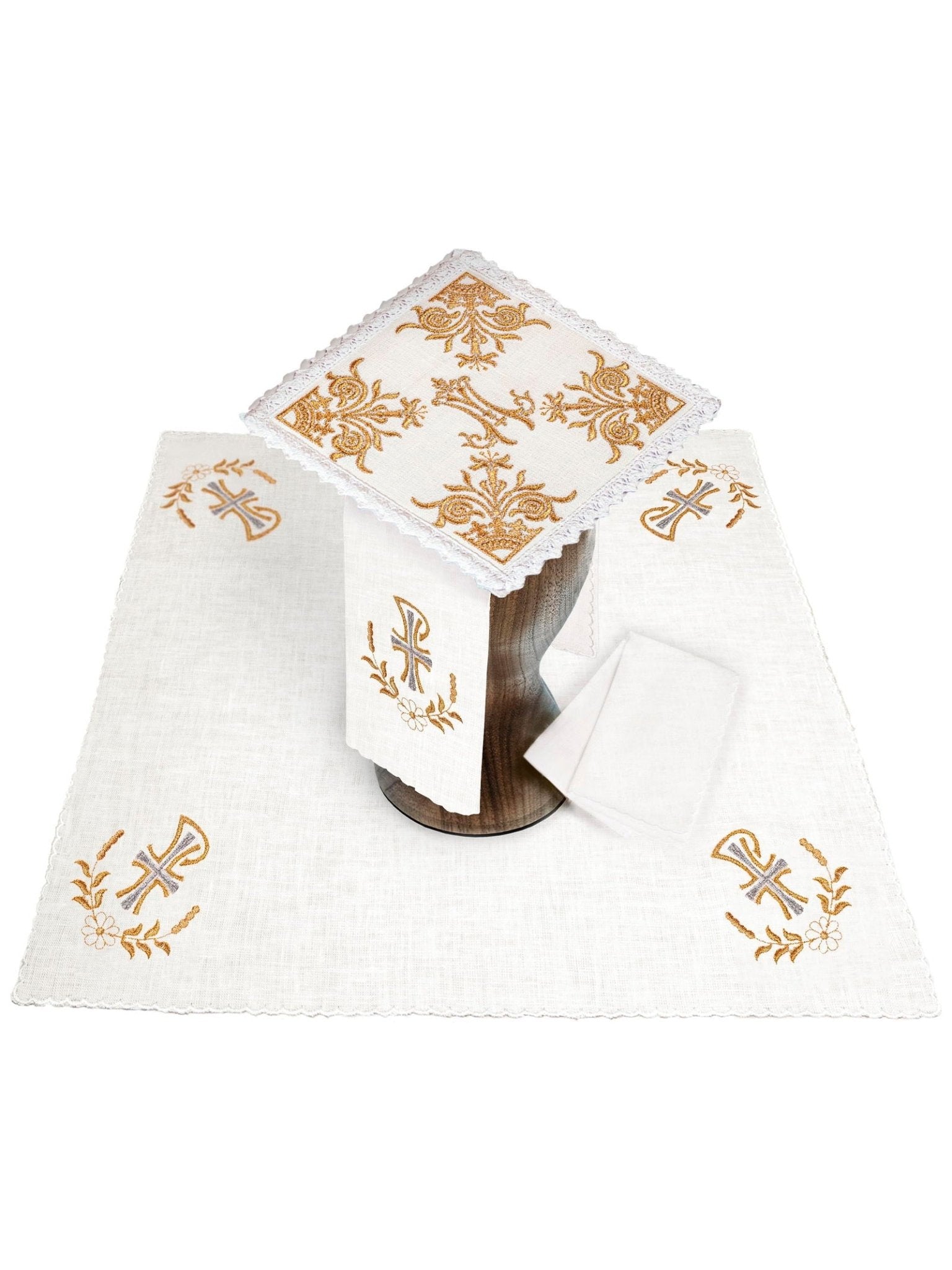 Juego de altar lino ricamente decorado con símbolo Mariano KKL/077 - CASULLAS.ES