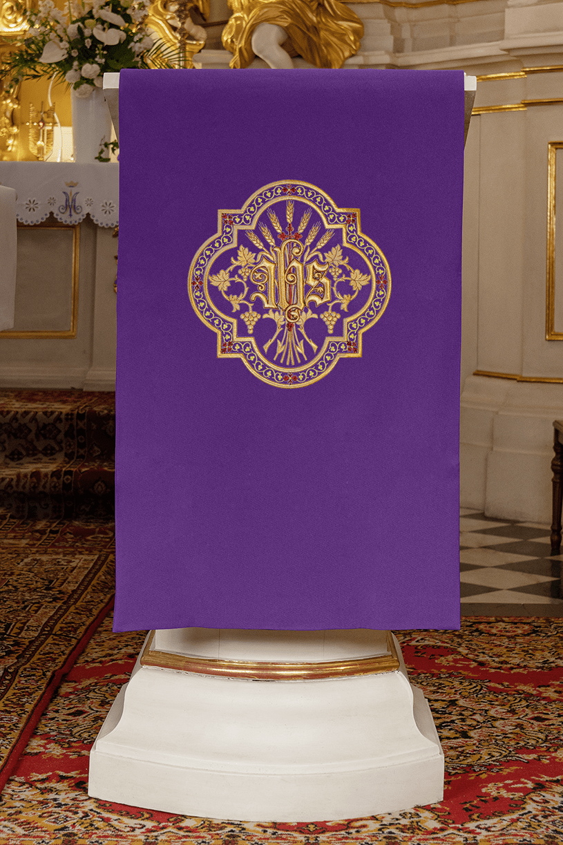 Púrpura cubre ambon con bordado dorado IHS - morado KMO/004/03/01 FIOLET 55*250 - CASULLAS.ES