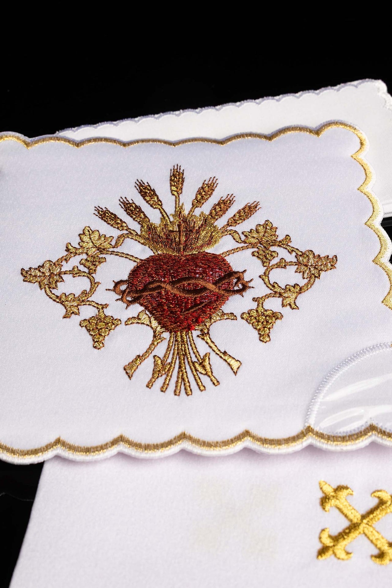 Servicio de altar bordado el corazón de jesús KK/167 - CASULLAS.ES
