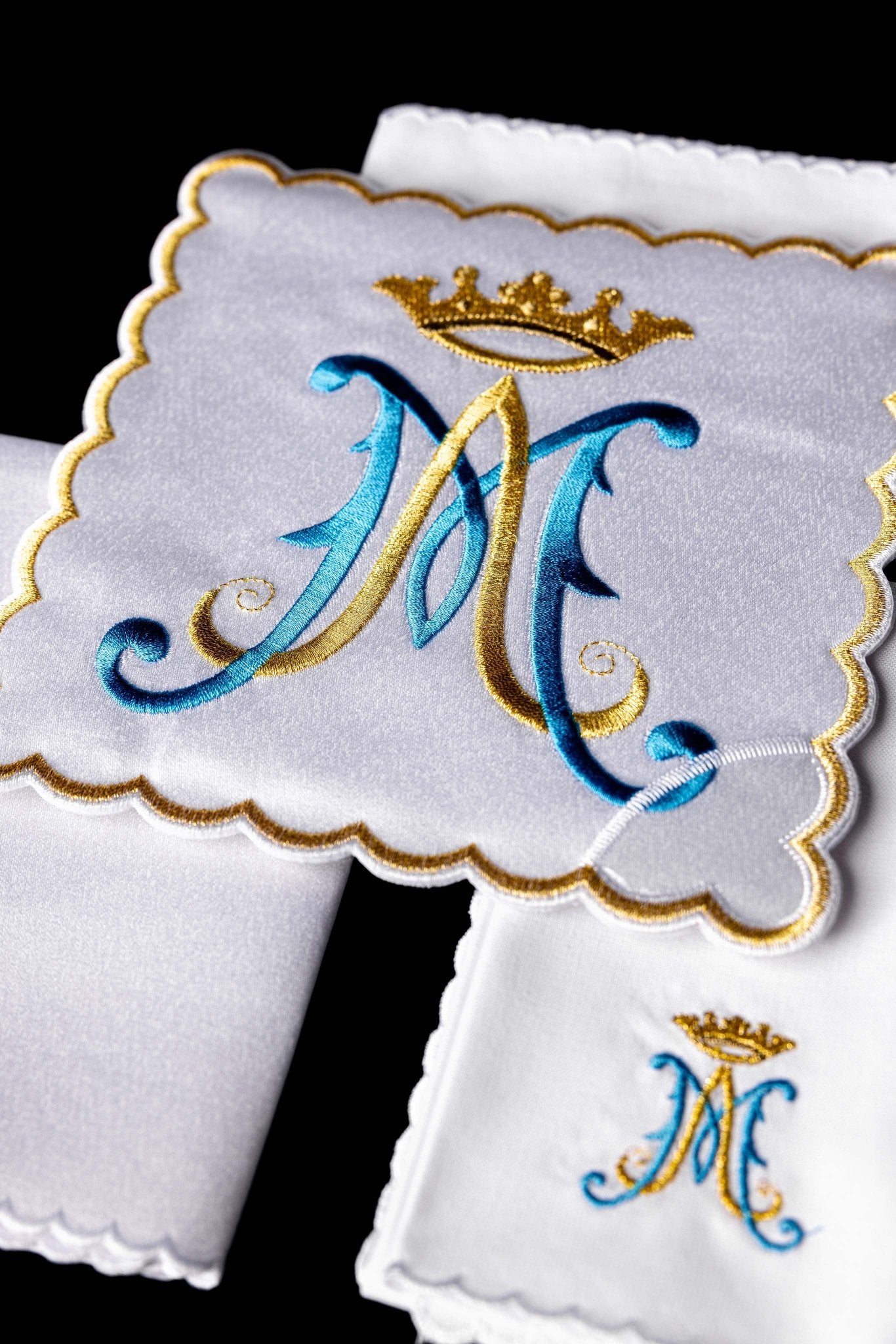 Servicio de altar bordado Mariano KK/183 - CASULLAS.ES