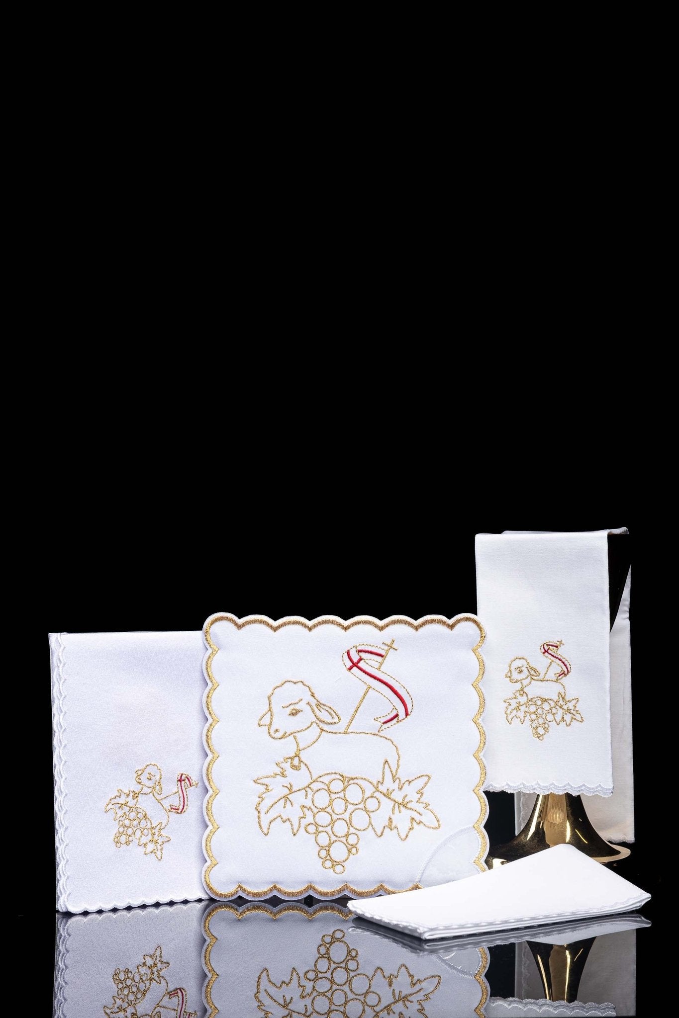 Servicio de altar con bordado Cordero y uvas KK/127 - CASULLAS.ES