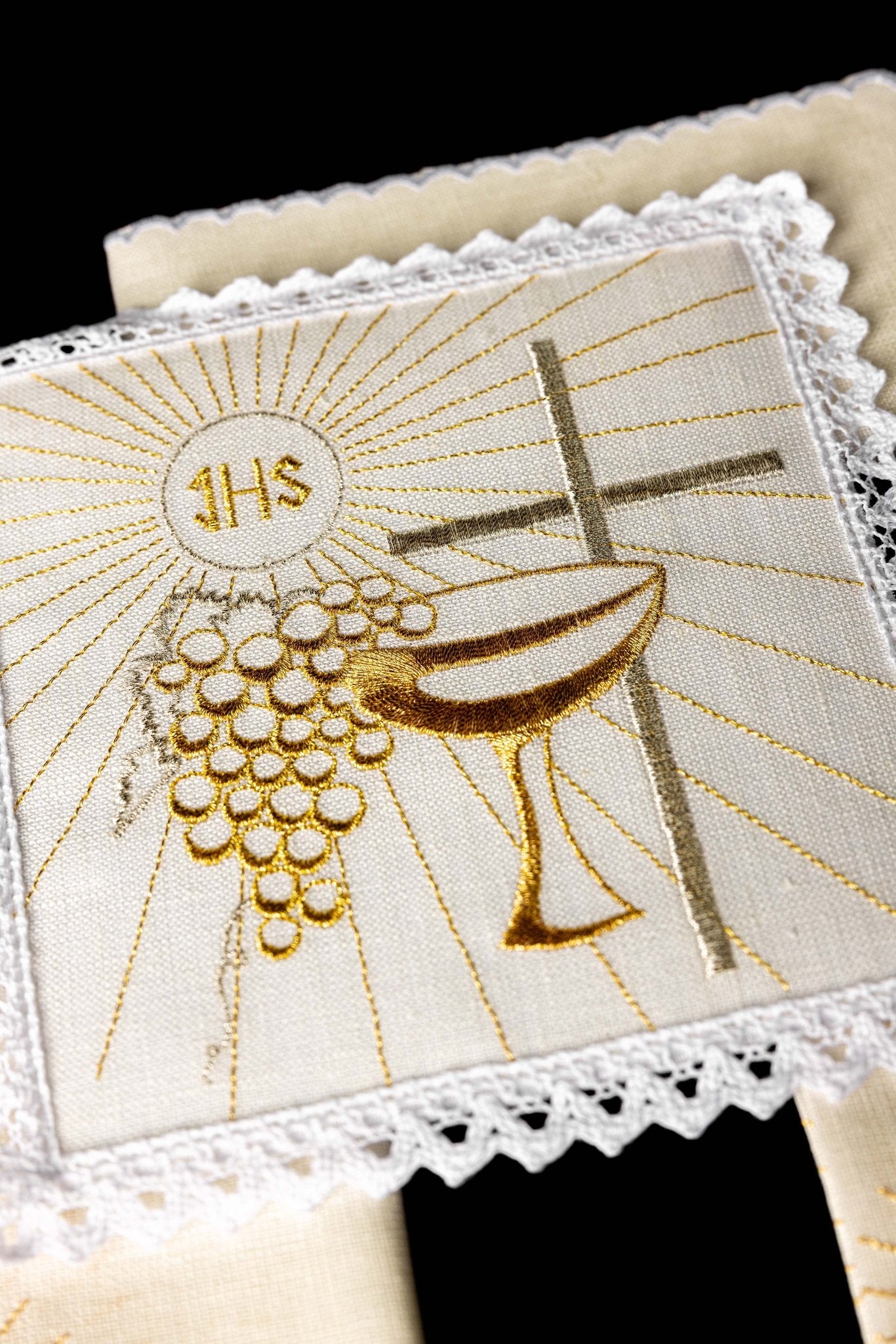 Servicio de altar lino con bordado Cruz y Cáliz KKL/091 - CASULLAS.ES