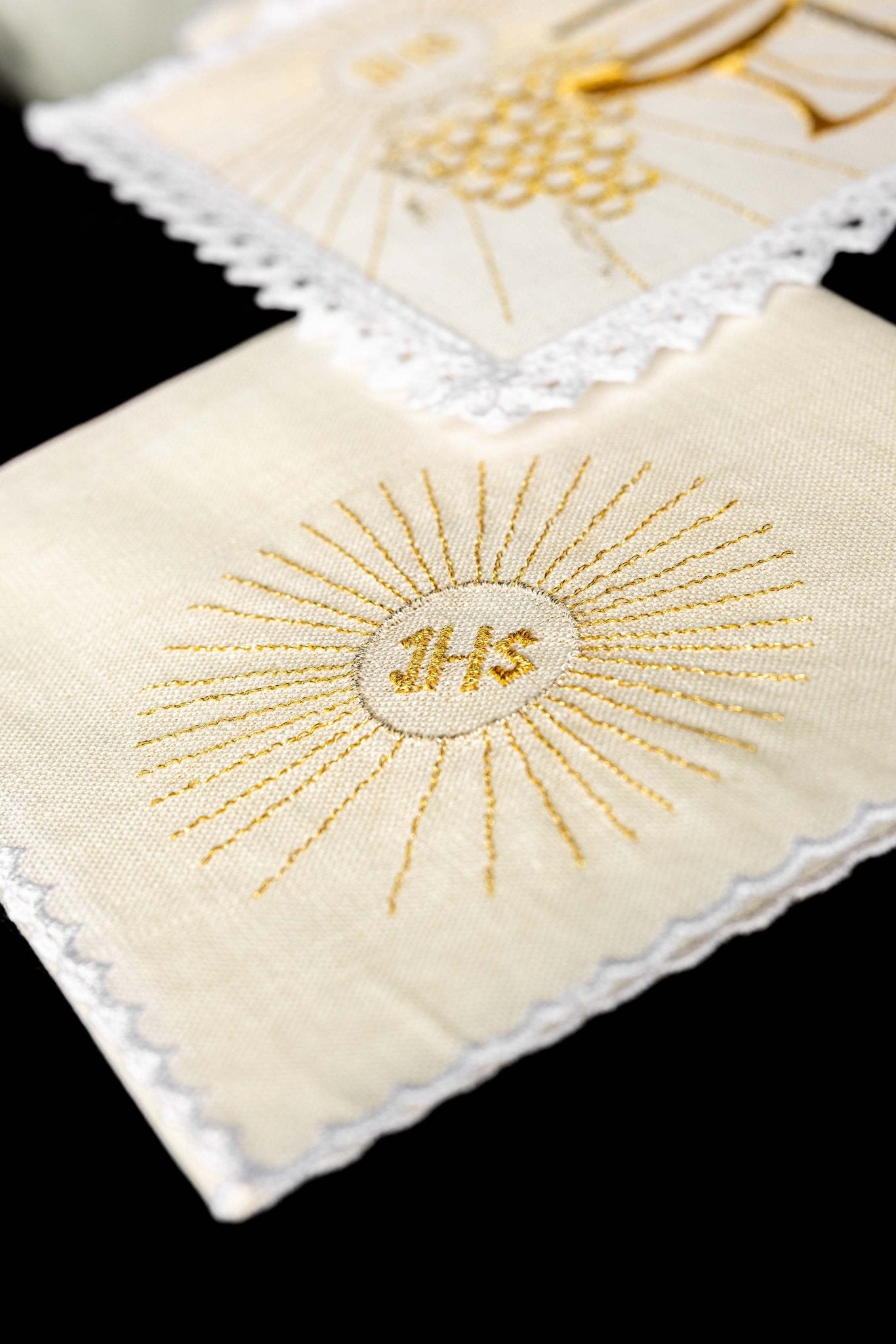 Servicio de altar lino con bordado Cruz y Cáliz KKL/091 - CASULLAS.ES