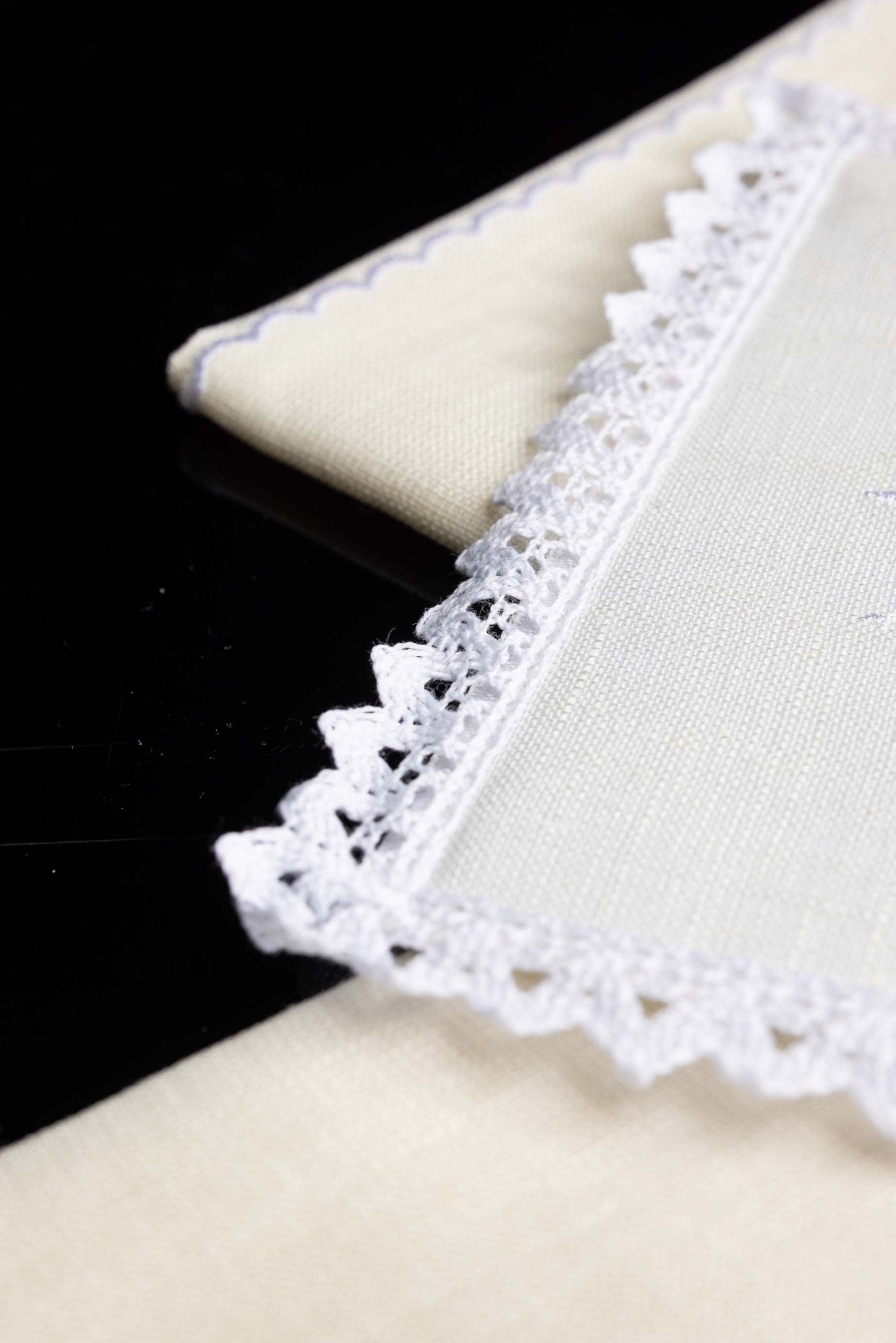 Servicio de altar lino con sencillo bordado Cruz KKL/057 - CASULLAS.ES
