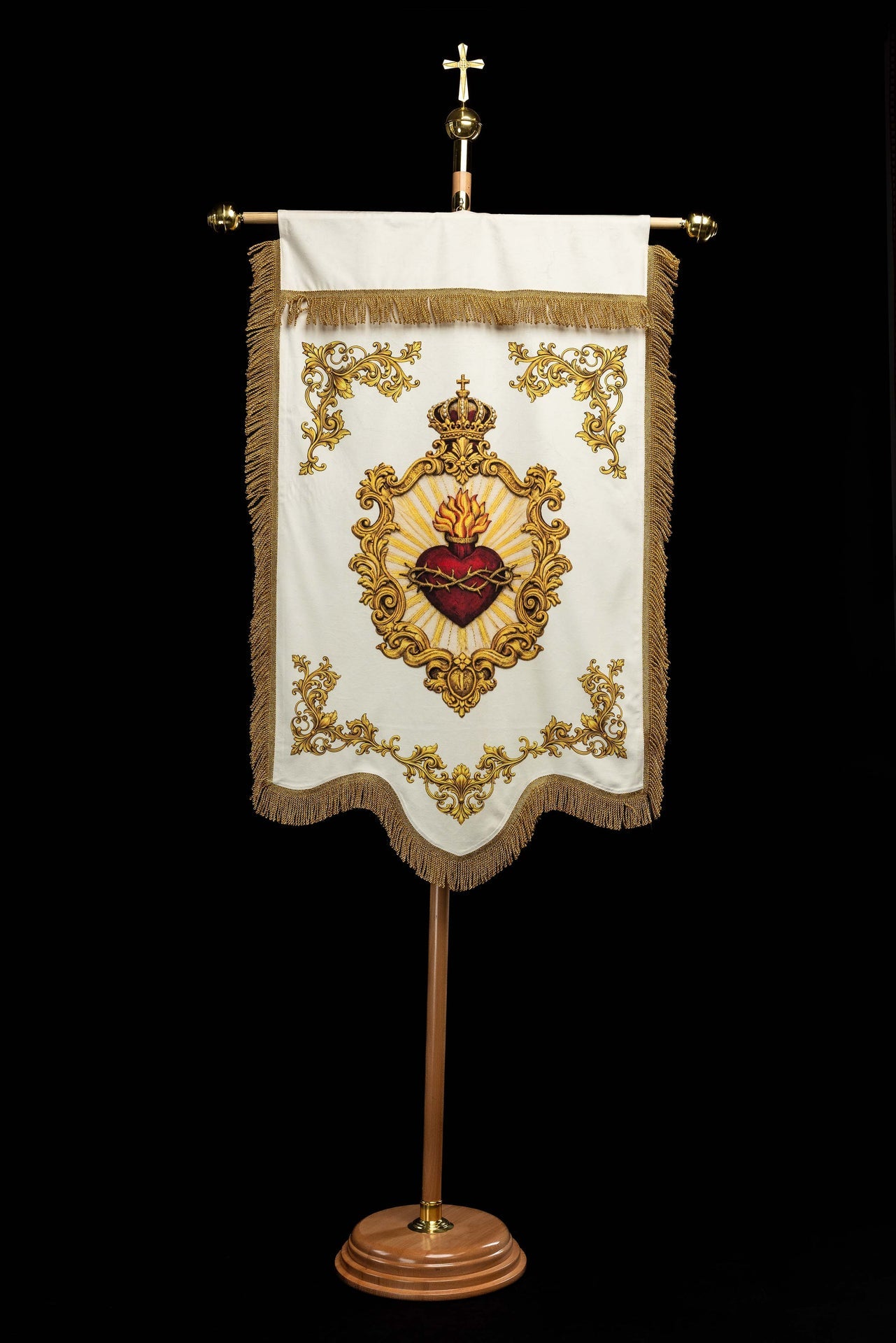 Estandarte litúrgico impreso por ambas caras con el Sagrado Corazón de Jesús y el Cristograma IHS