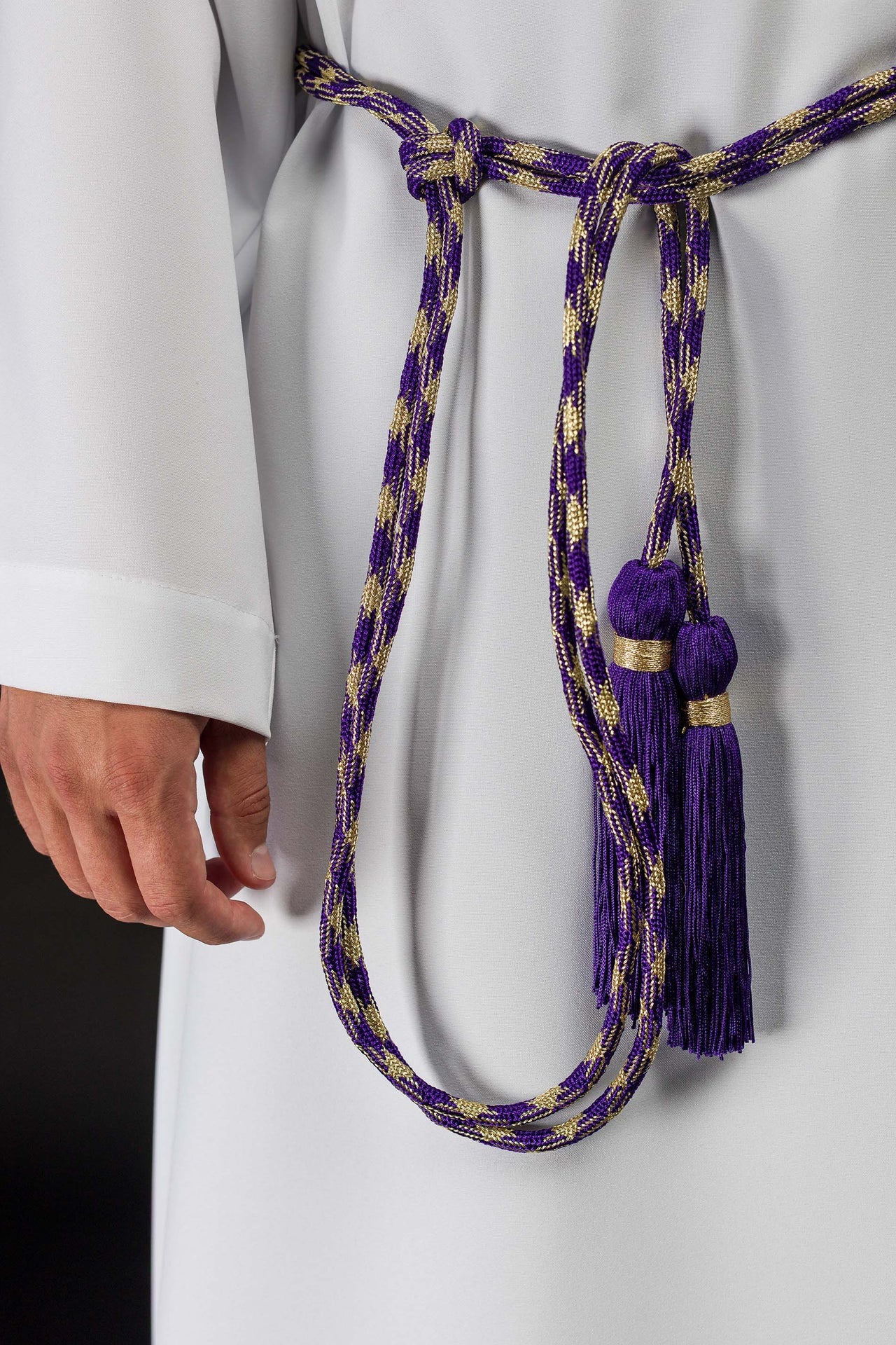 Cíngulo litúrgico morado y dorado