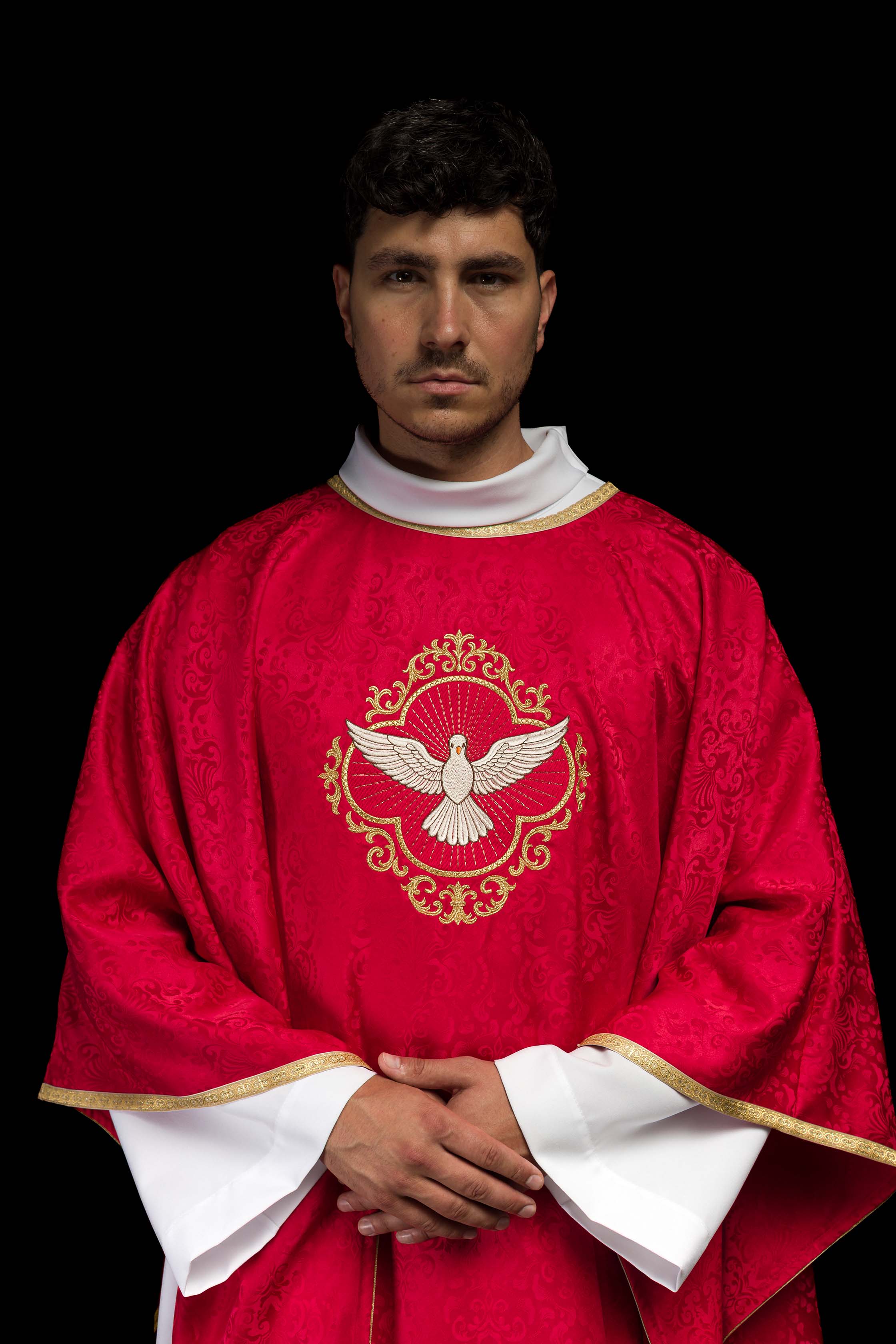Casulla bordada con el Espíritu Santo en tela jacquard