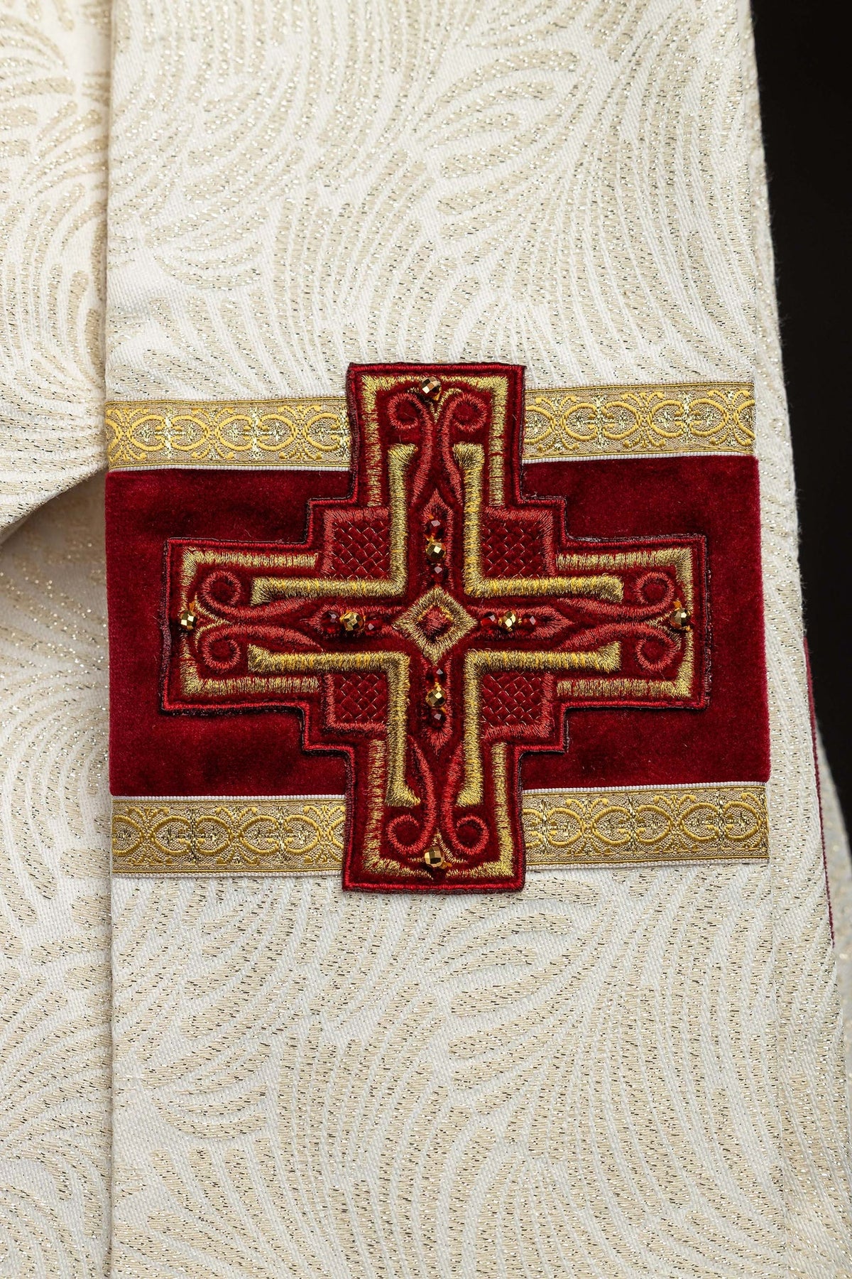 Casulla hecha a mano con piedras naturales Handmade 7012