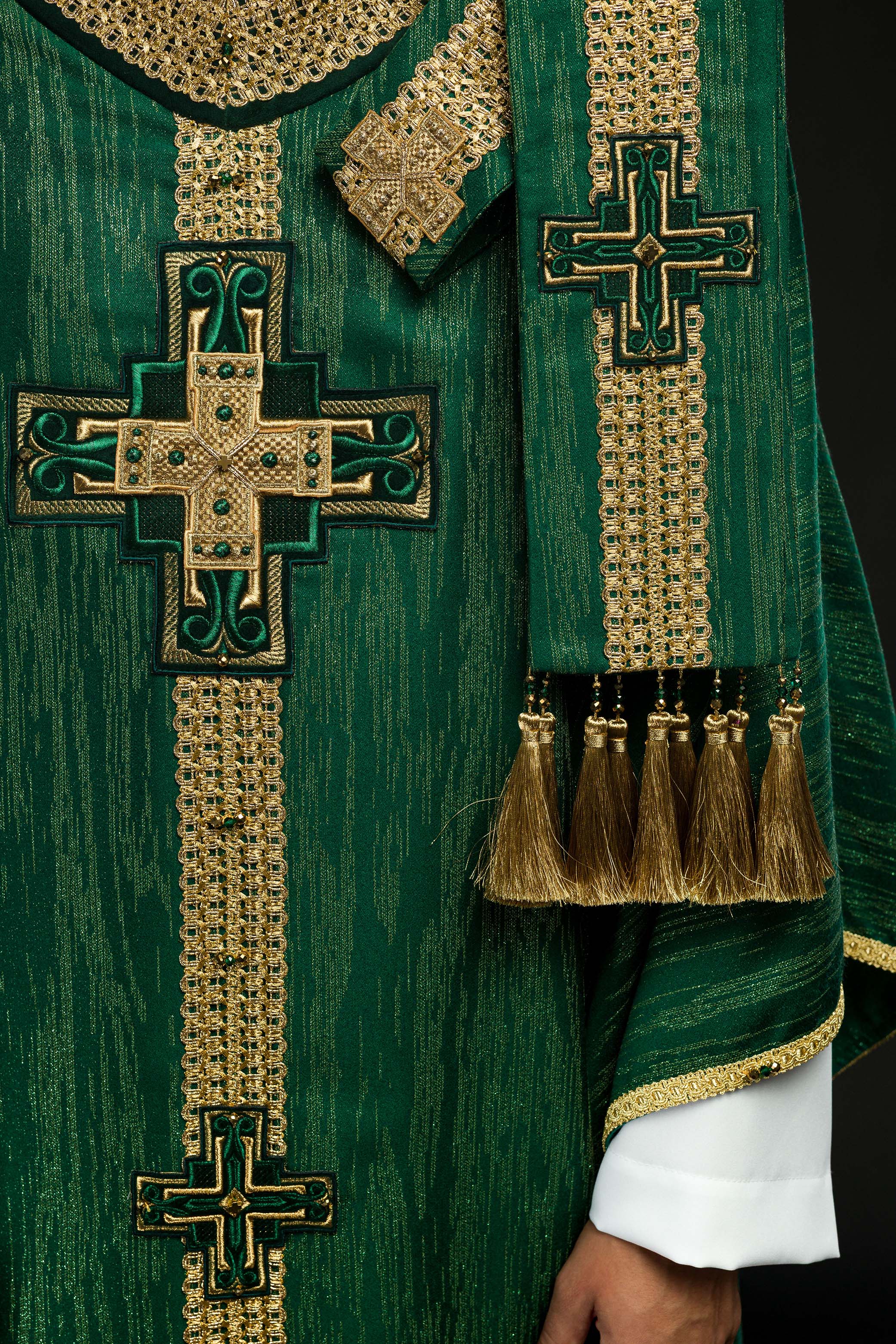 Casulla hecha a mano con piedras naturales Handmade 7015 color verde