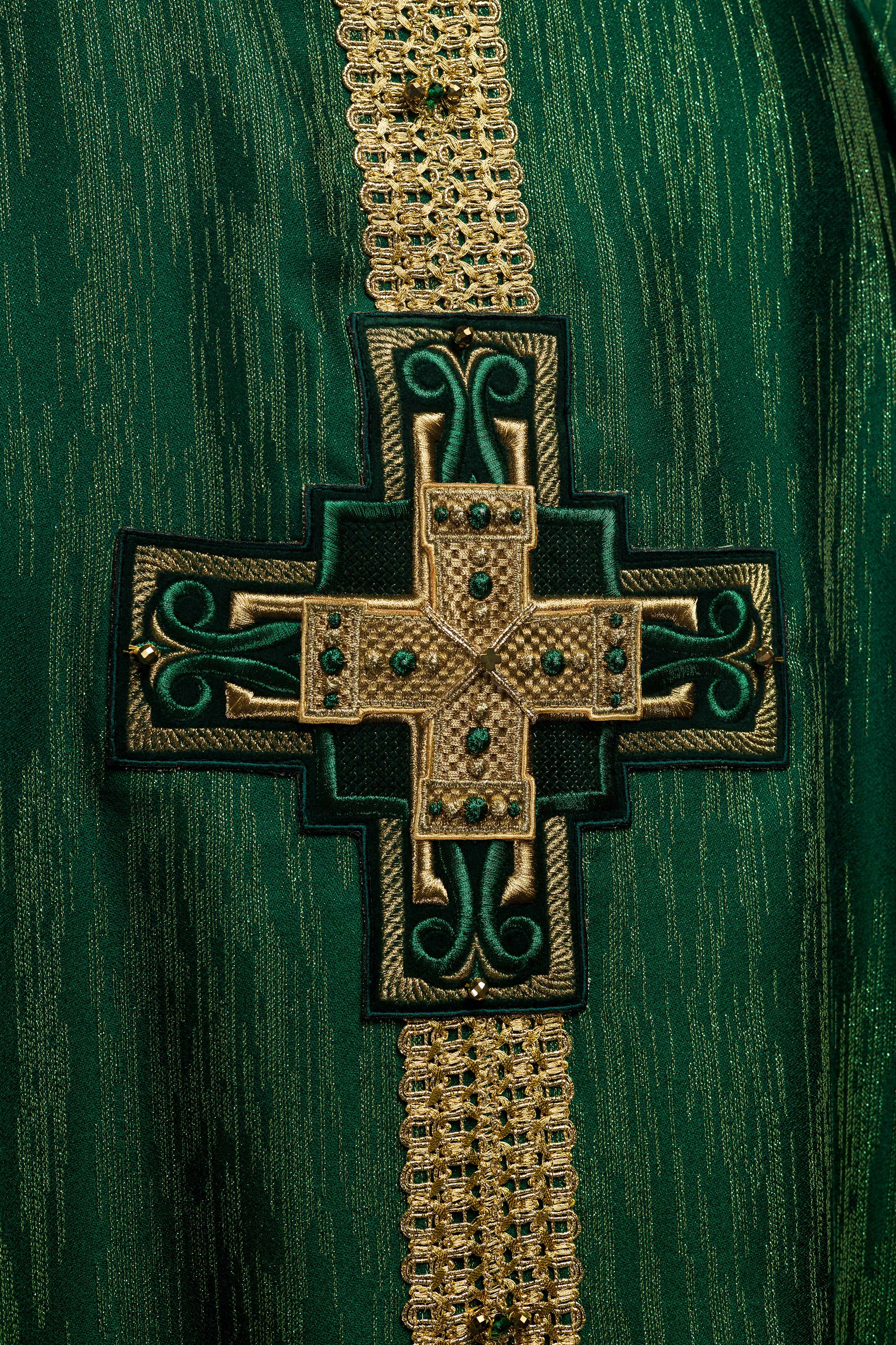 Casulla hecha a mano con piedras naturales Handmade 7015 color verde