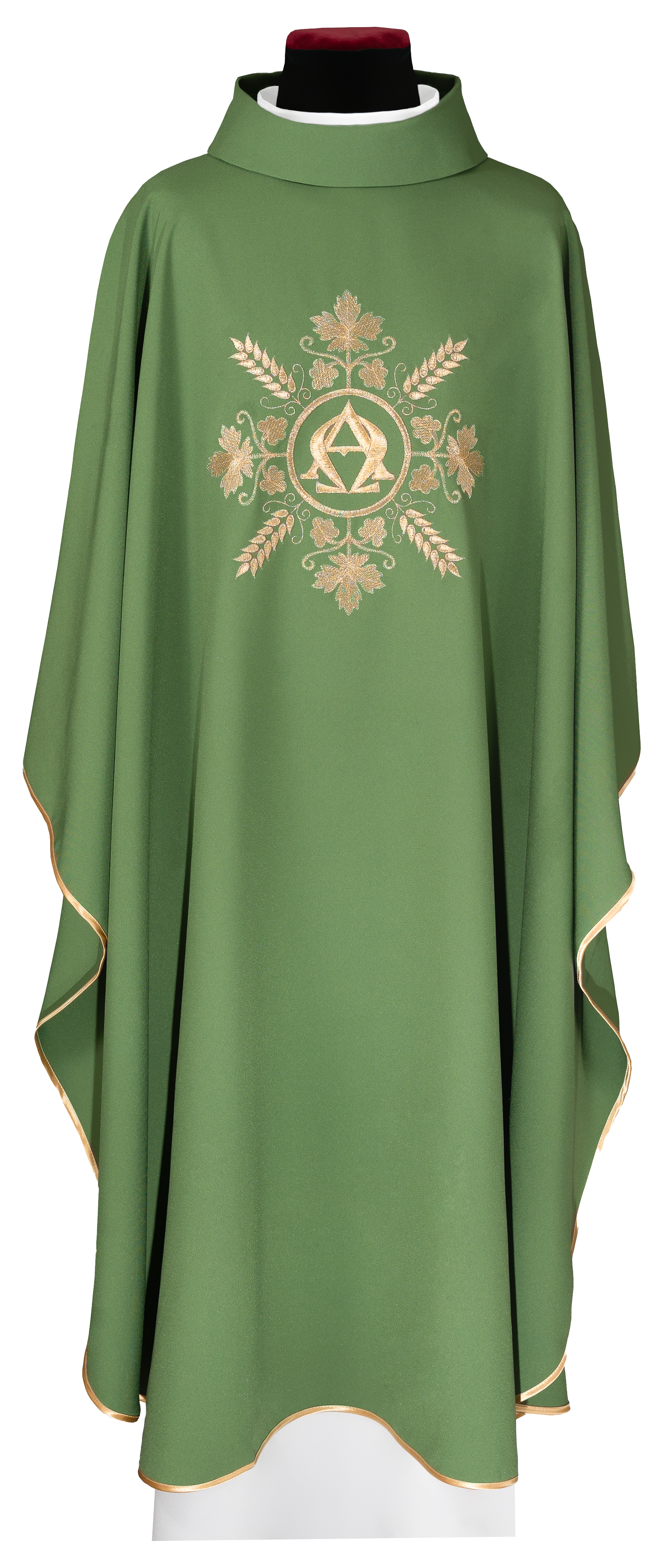 Casulla verde bordada con los símbolos Alfa y Omega y espigas