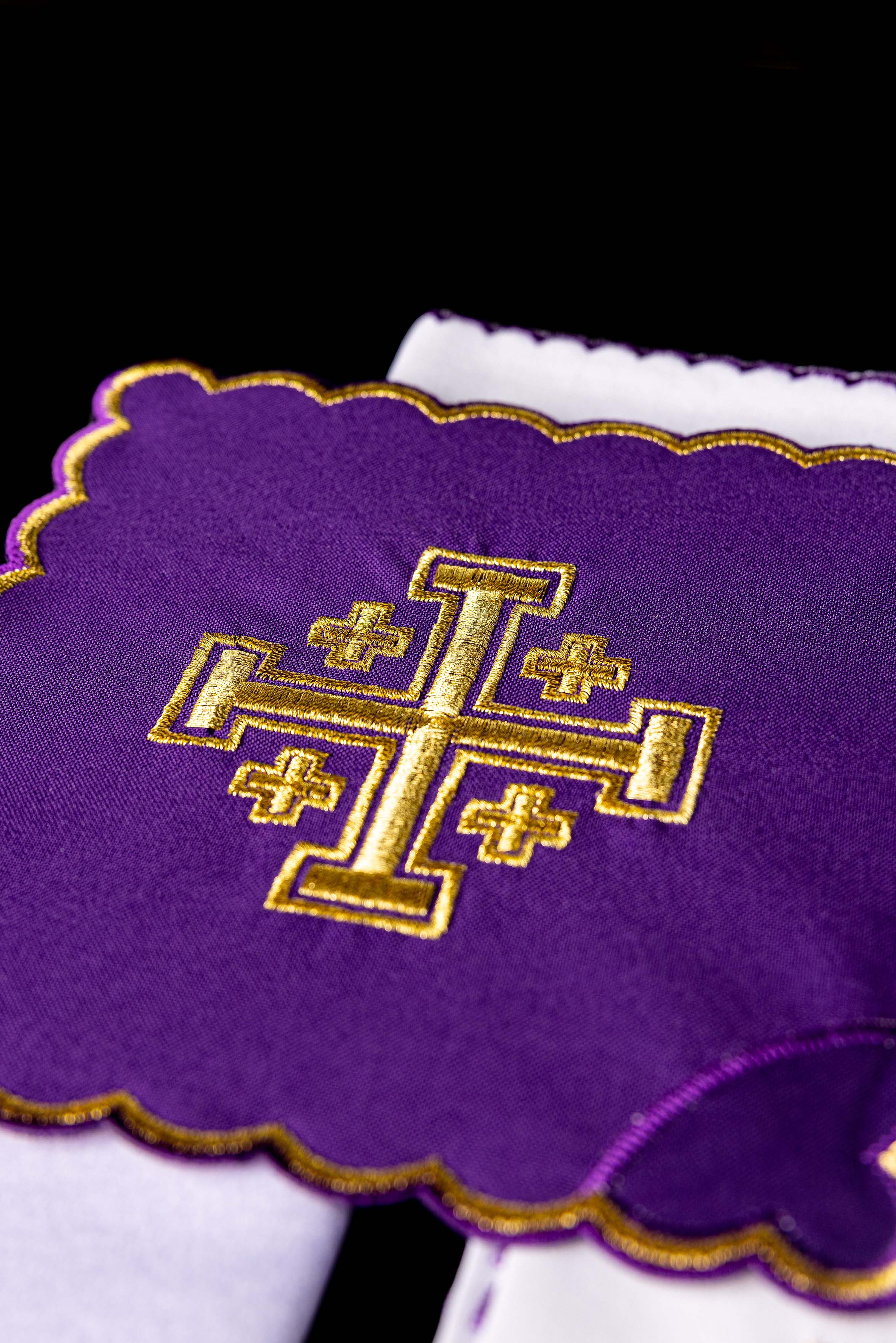 Servicio de altar Cruz de Jerusalén bordada Morado