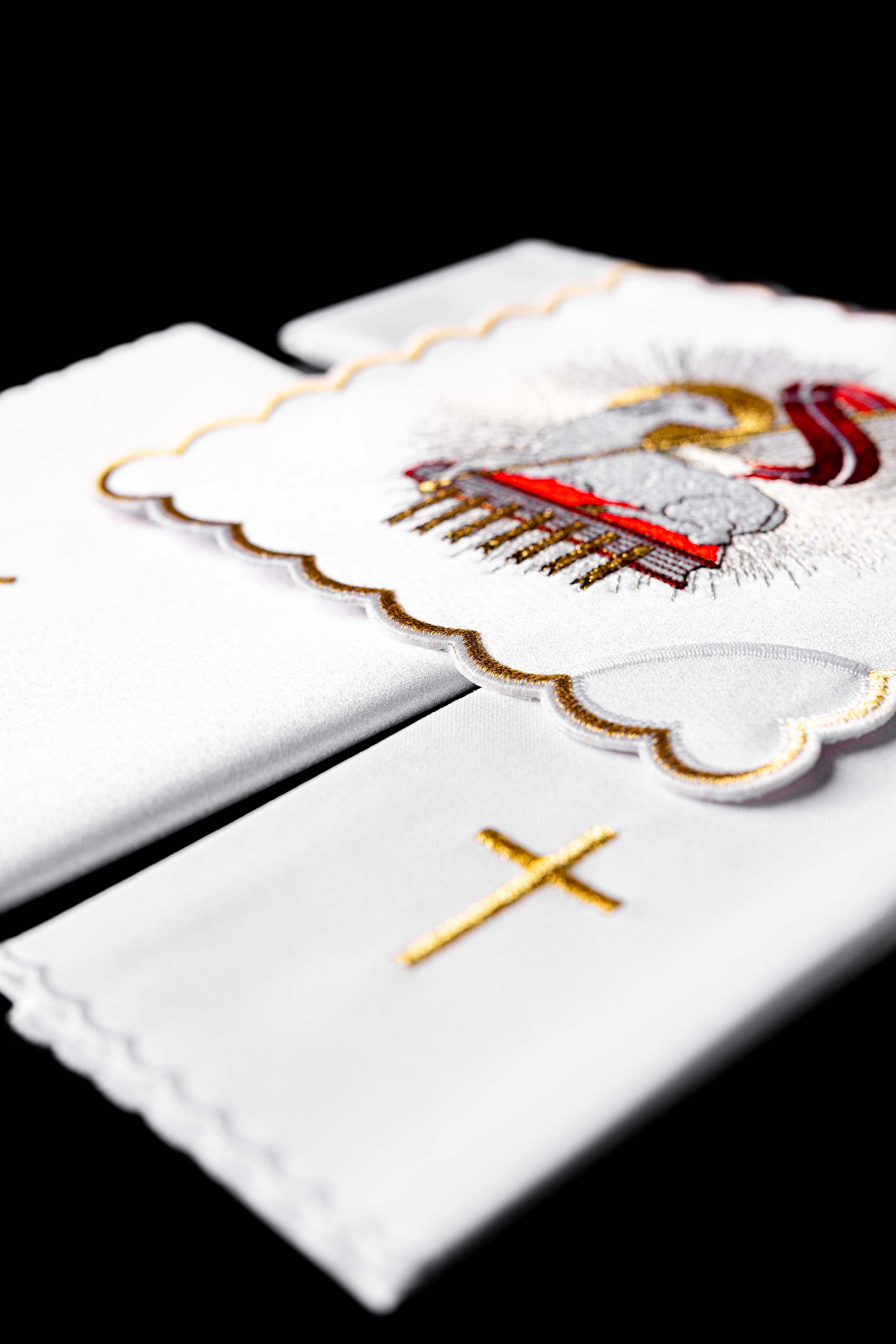 Juego de altar con bordado Cordero