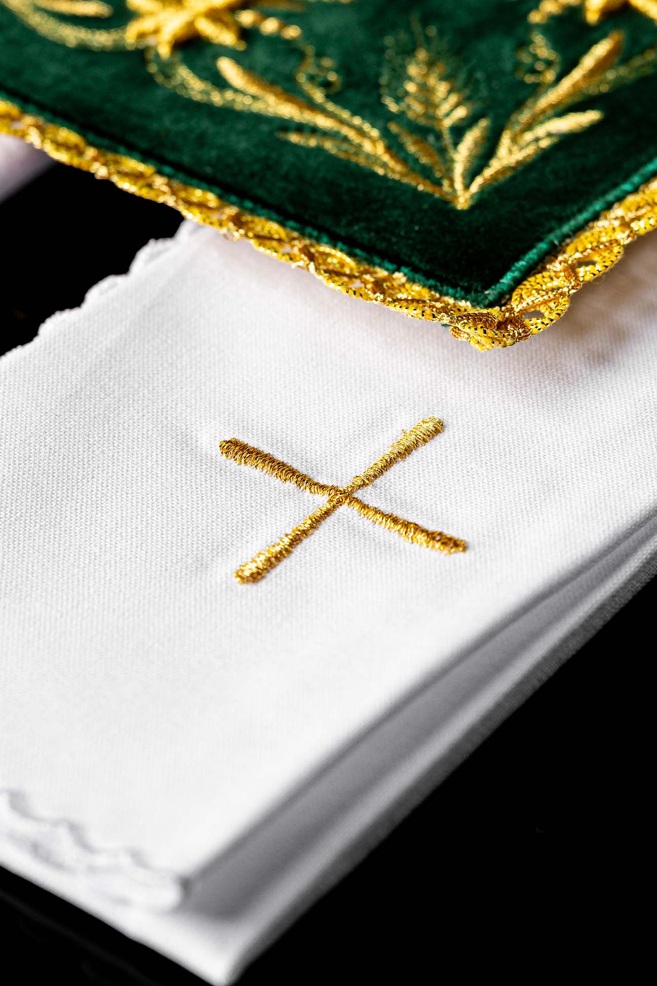 Juego de altar terciopelo bordado verde