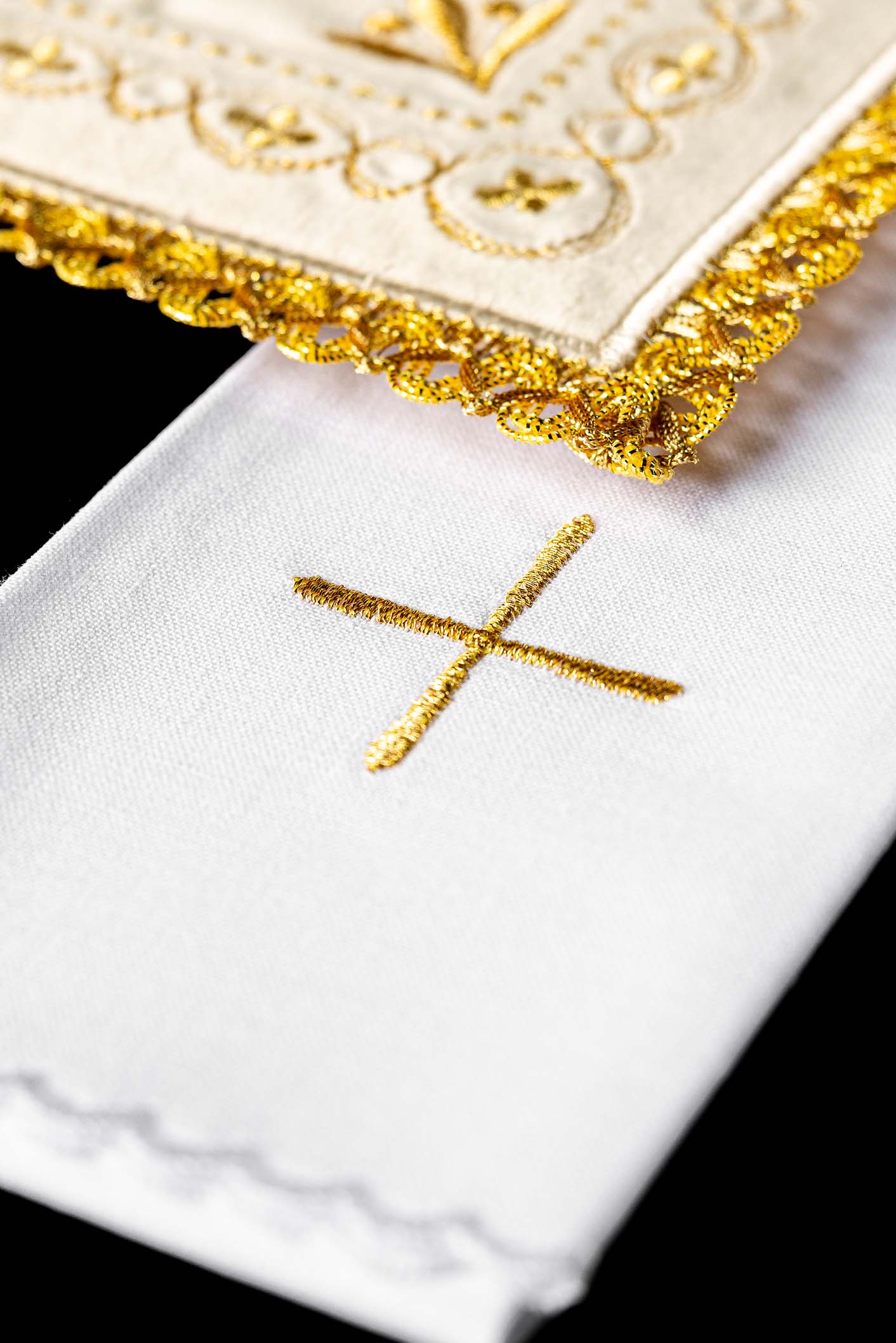 Juego de altar terciopelo bordado marfil