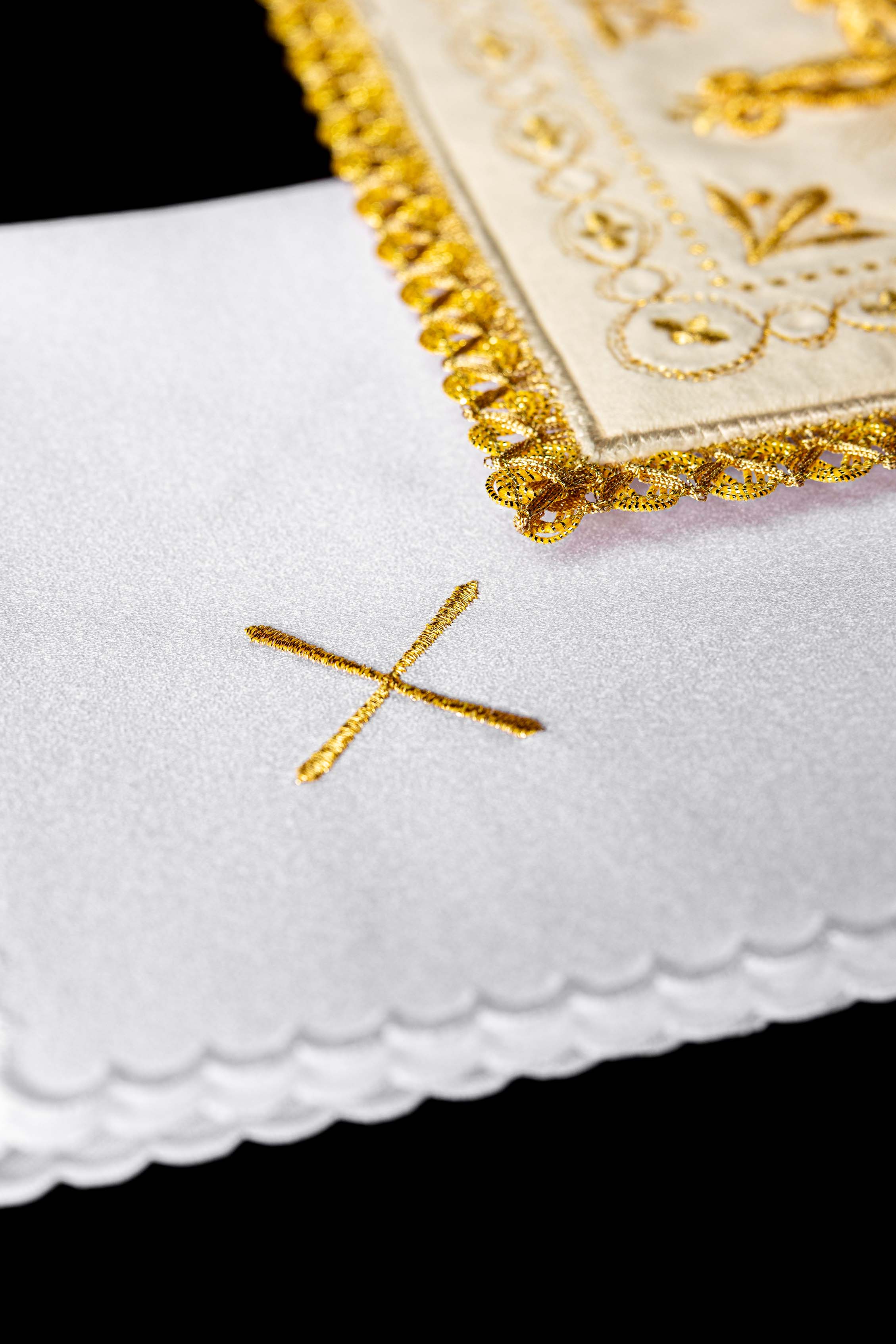 Juego de altar terciopelo bordado marfil