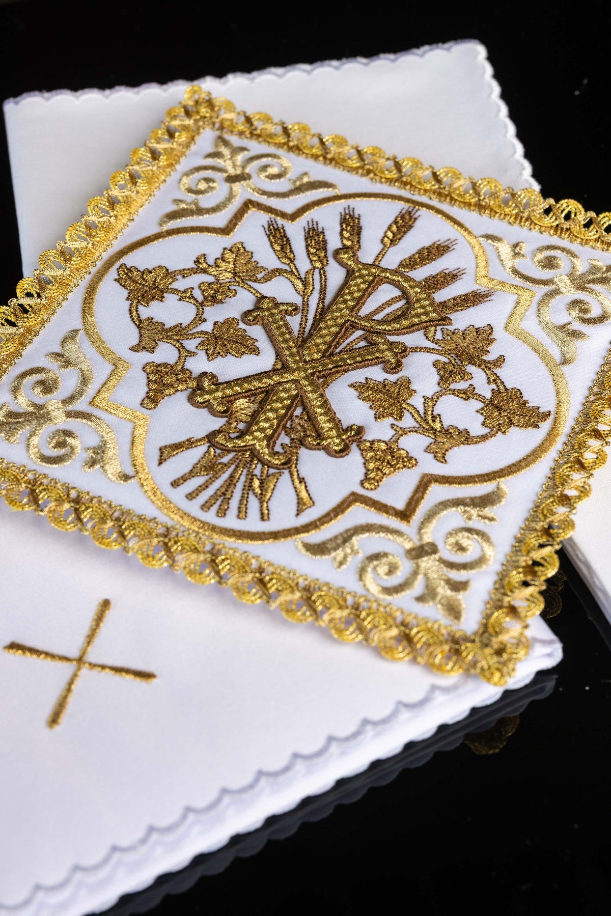 Juego De Altar bordado con el símbolo PAX