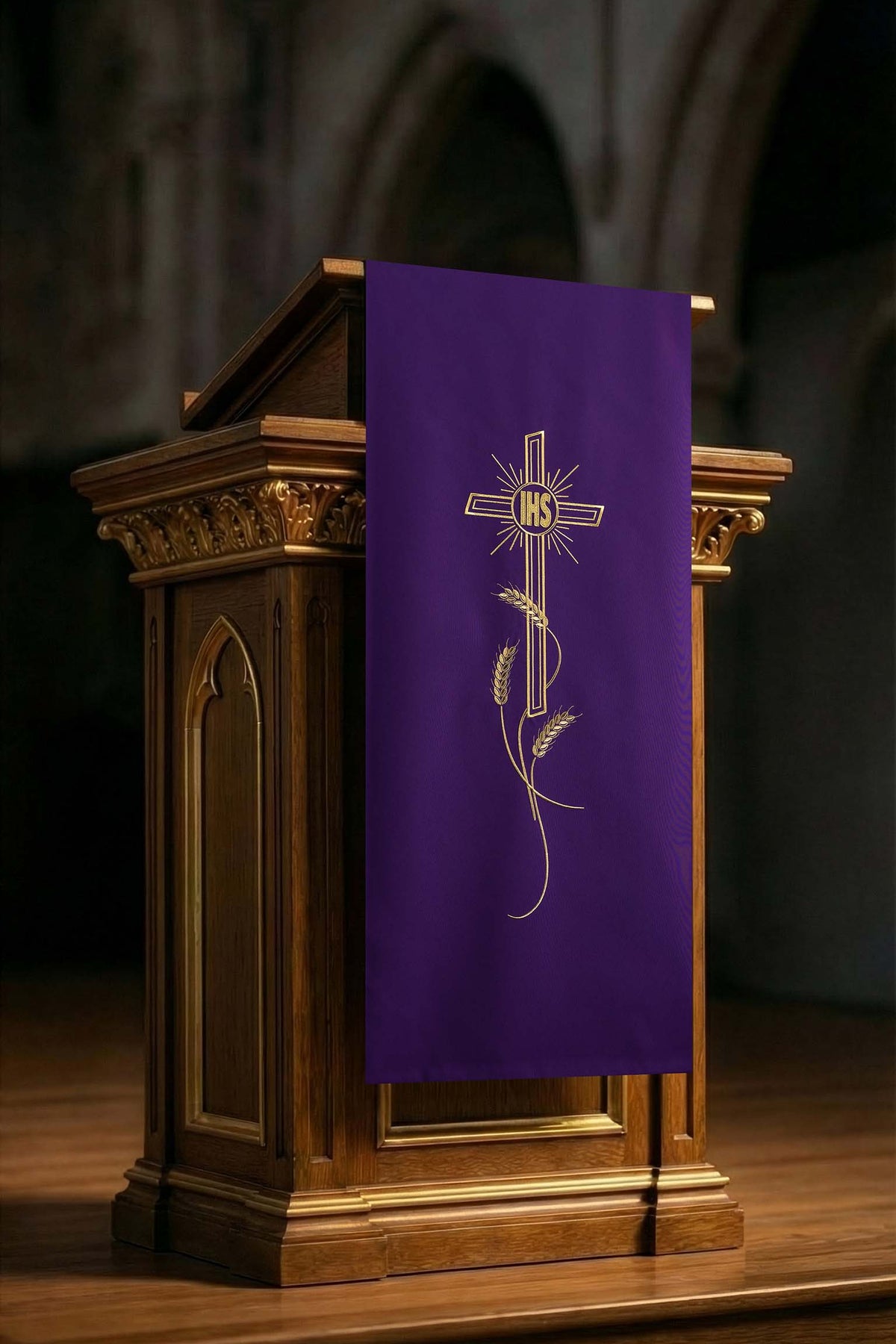 Paño violeta para atril con motivo de cruz bordada