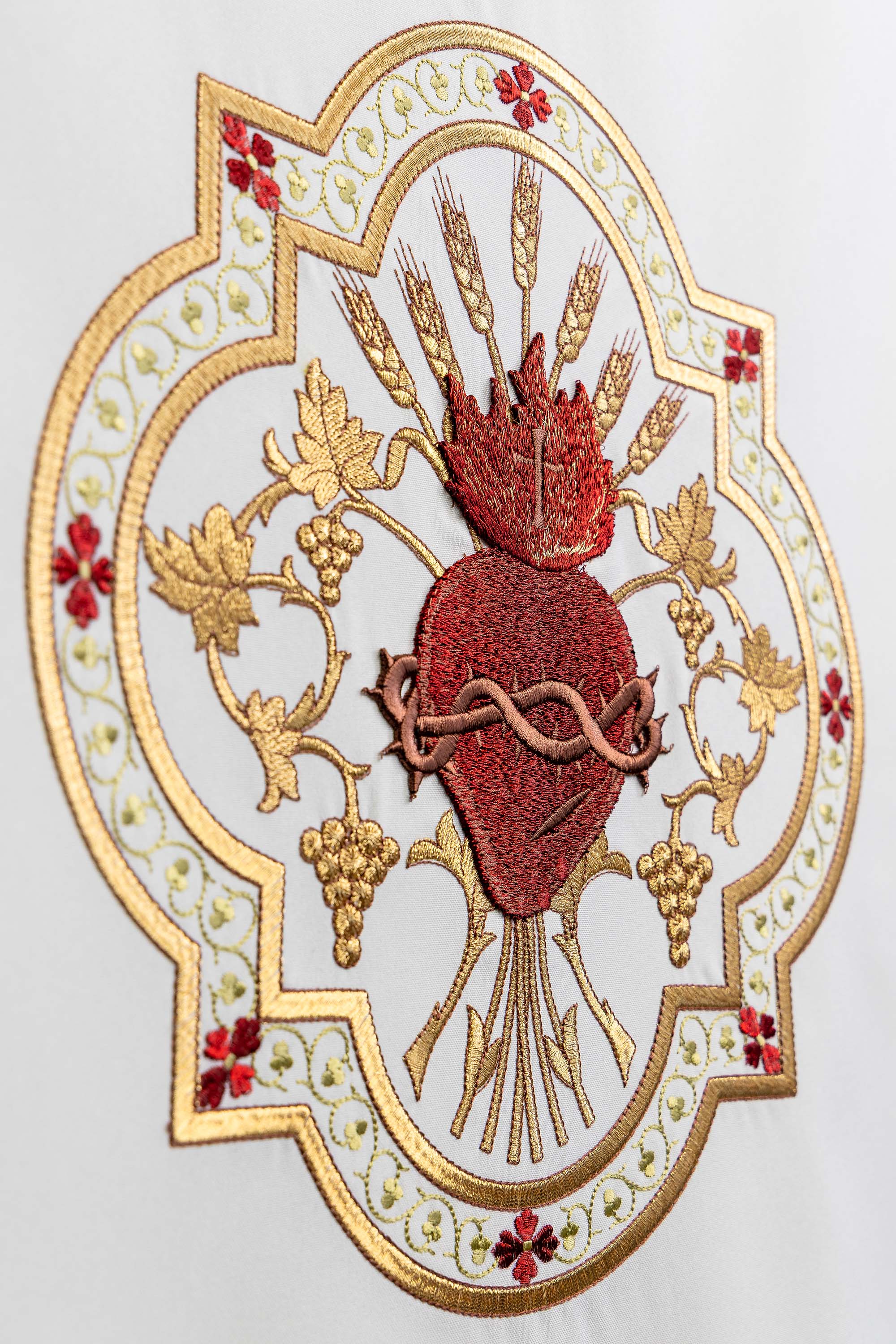 Cubre ambon bordado corazón de Jesús - marfil