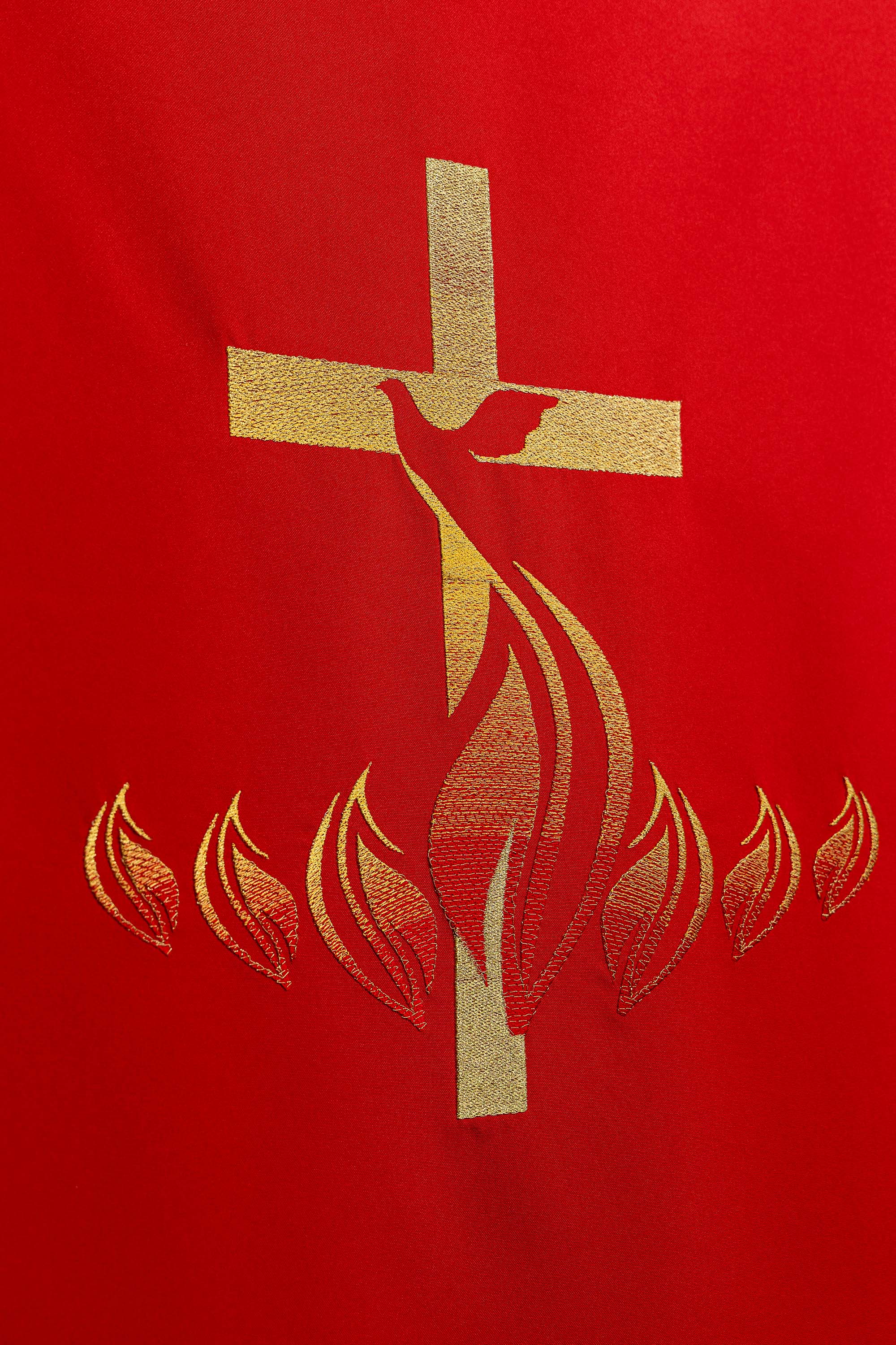 Rojo cubre ambon con bordado Cruz y Fuego