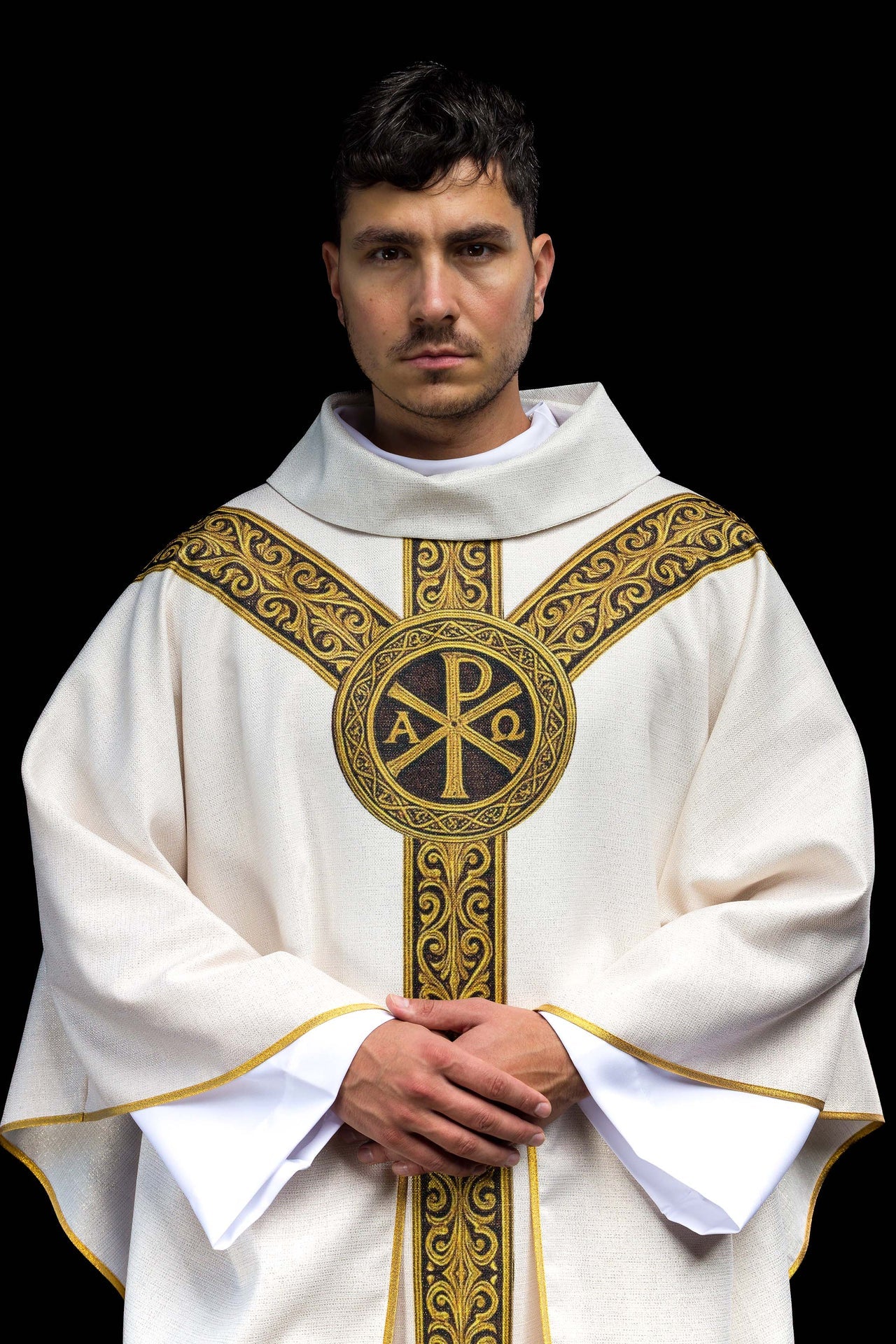 Casulla estampada Pax Ecru con rica decoración dorada