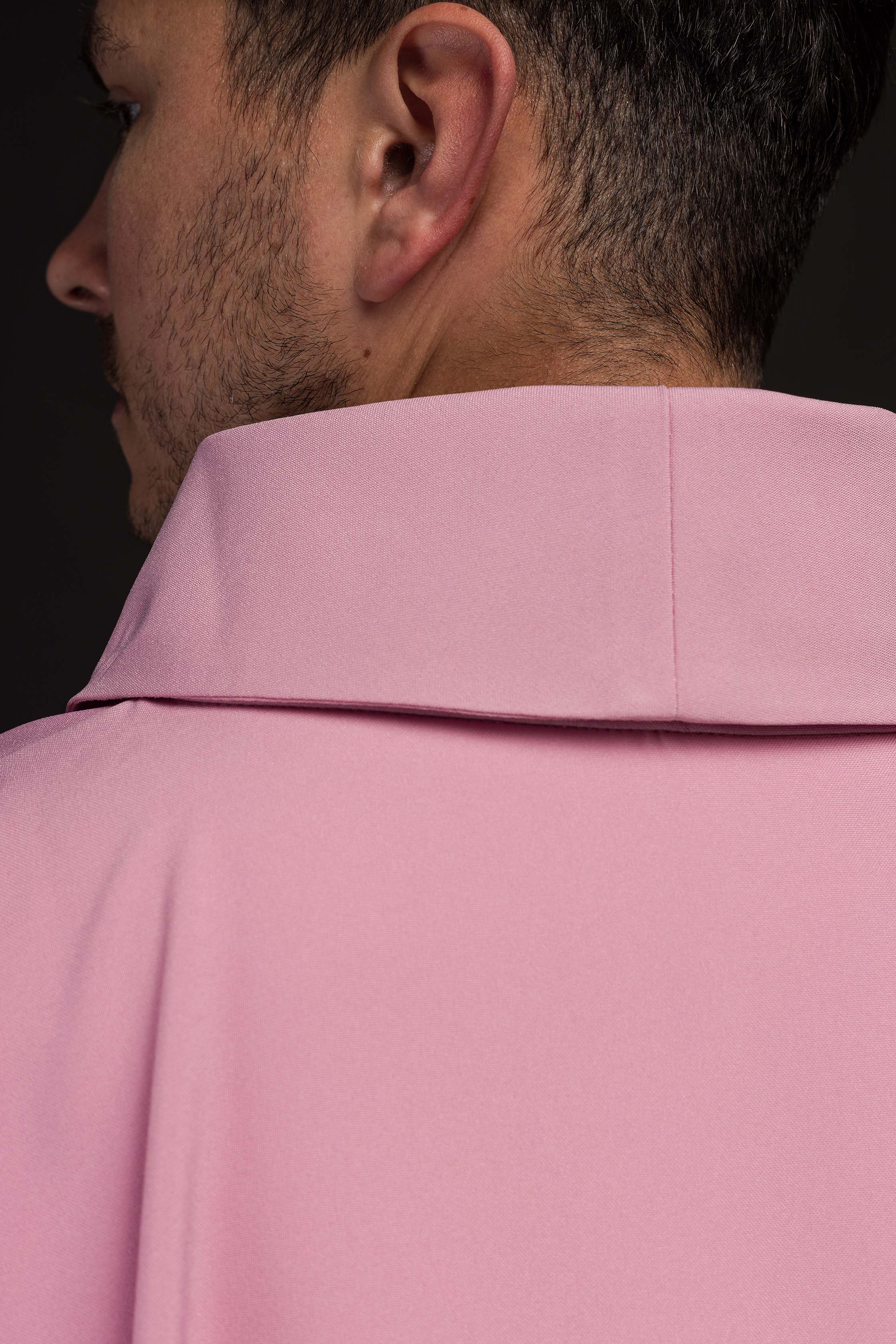 Casulla rosa con bordado Cruz IHS
