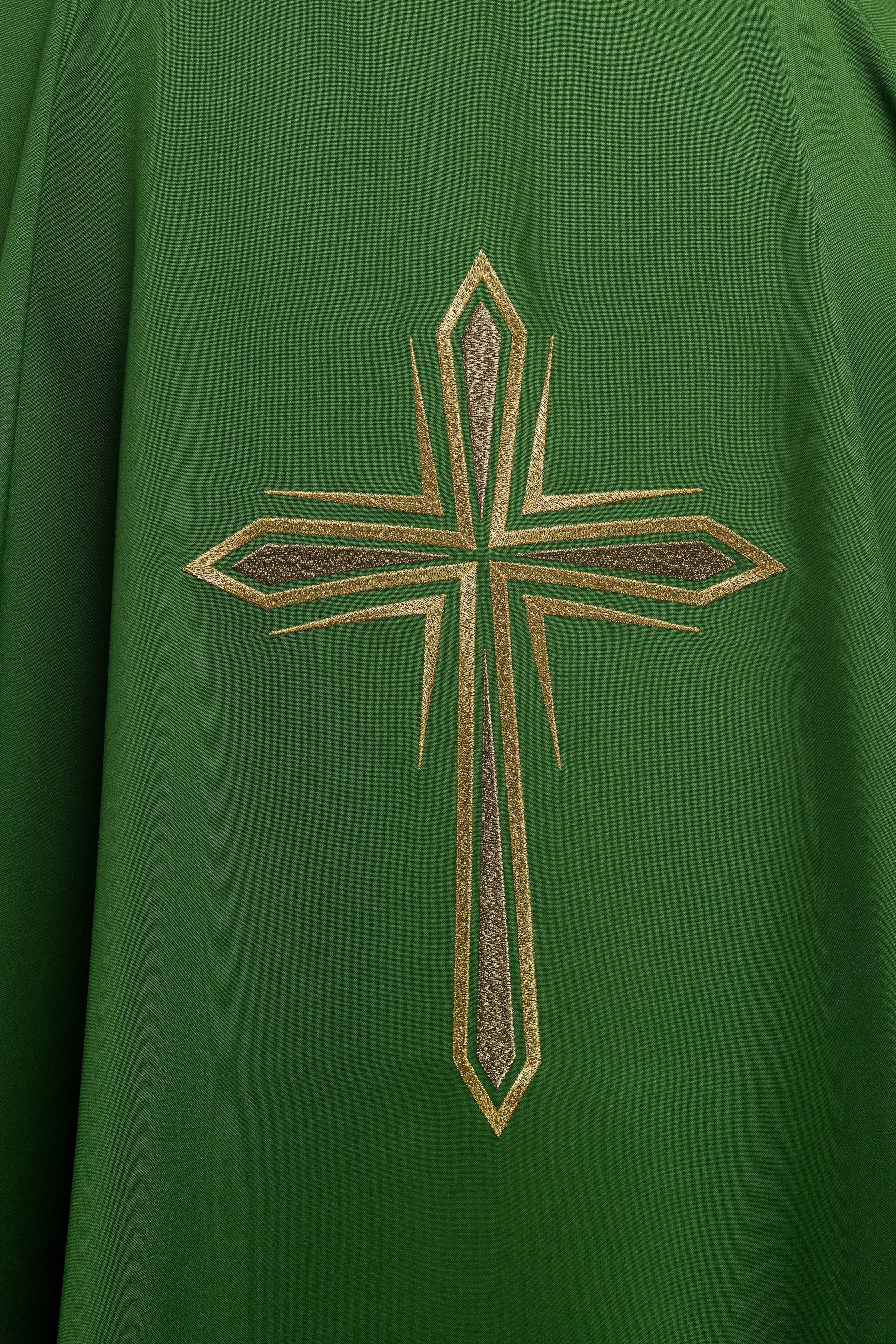 Casulla verde con bordado Cruz