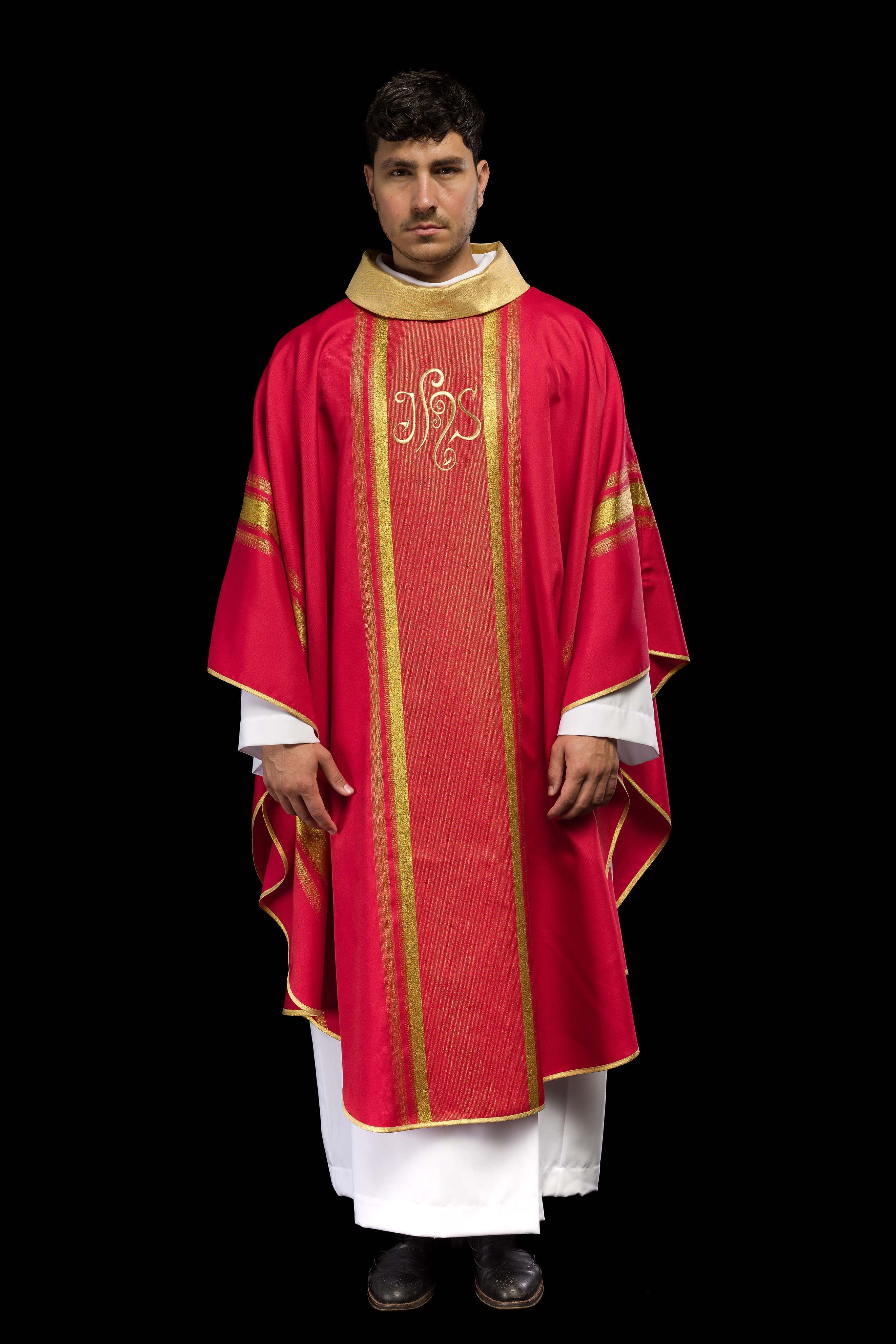 Casulla roja con bordado IHS y rayas dorada