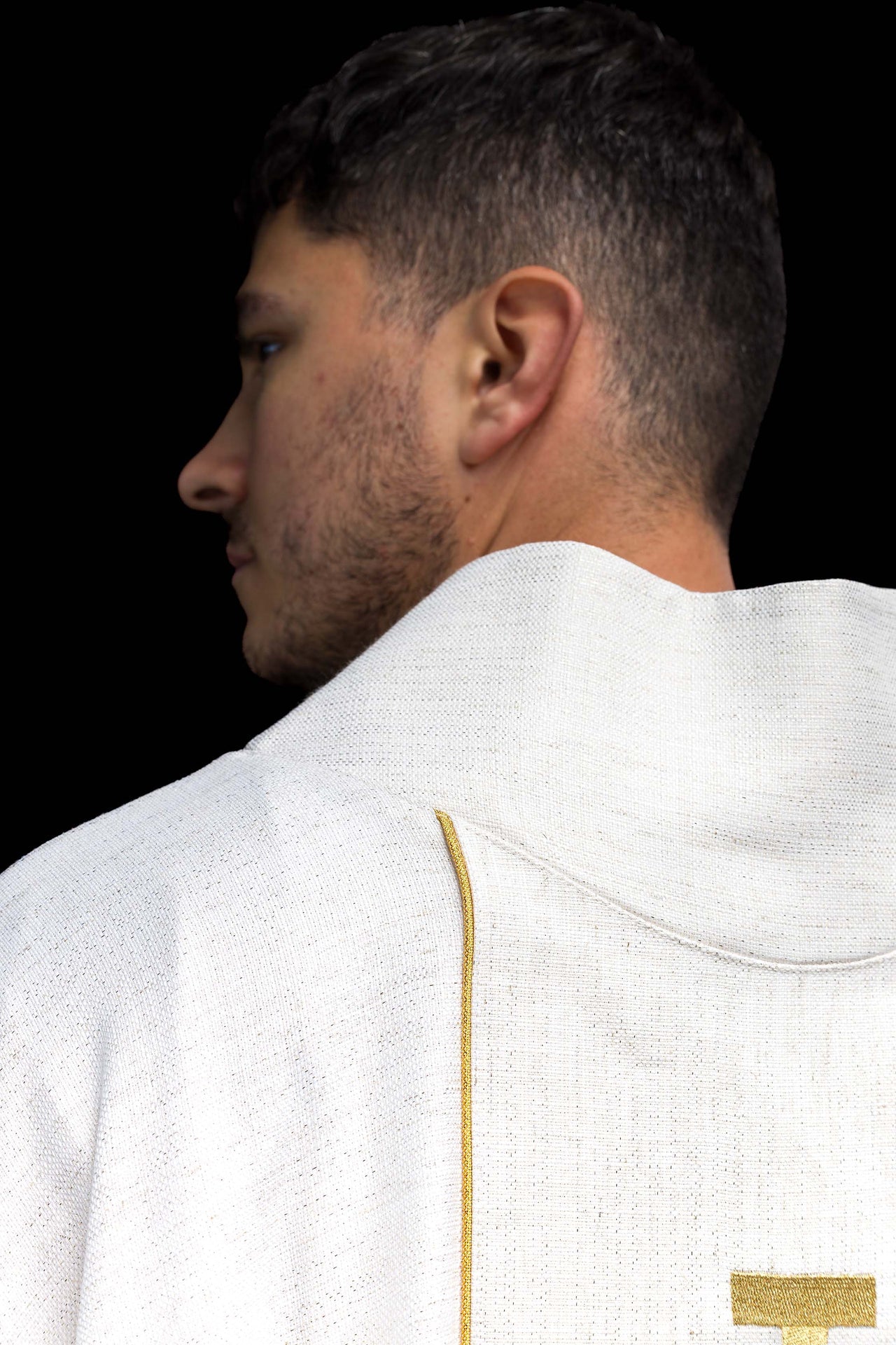 Casulla bordada con la Cruz de Jerusalén – ecru