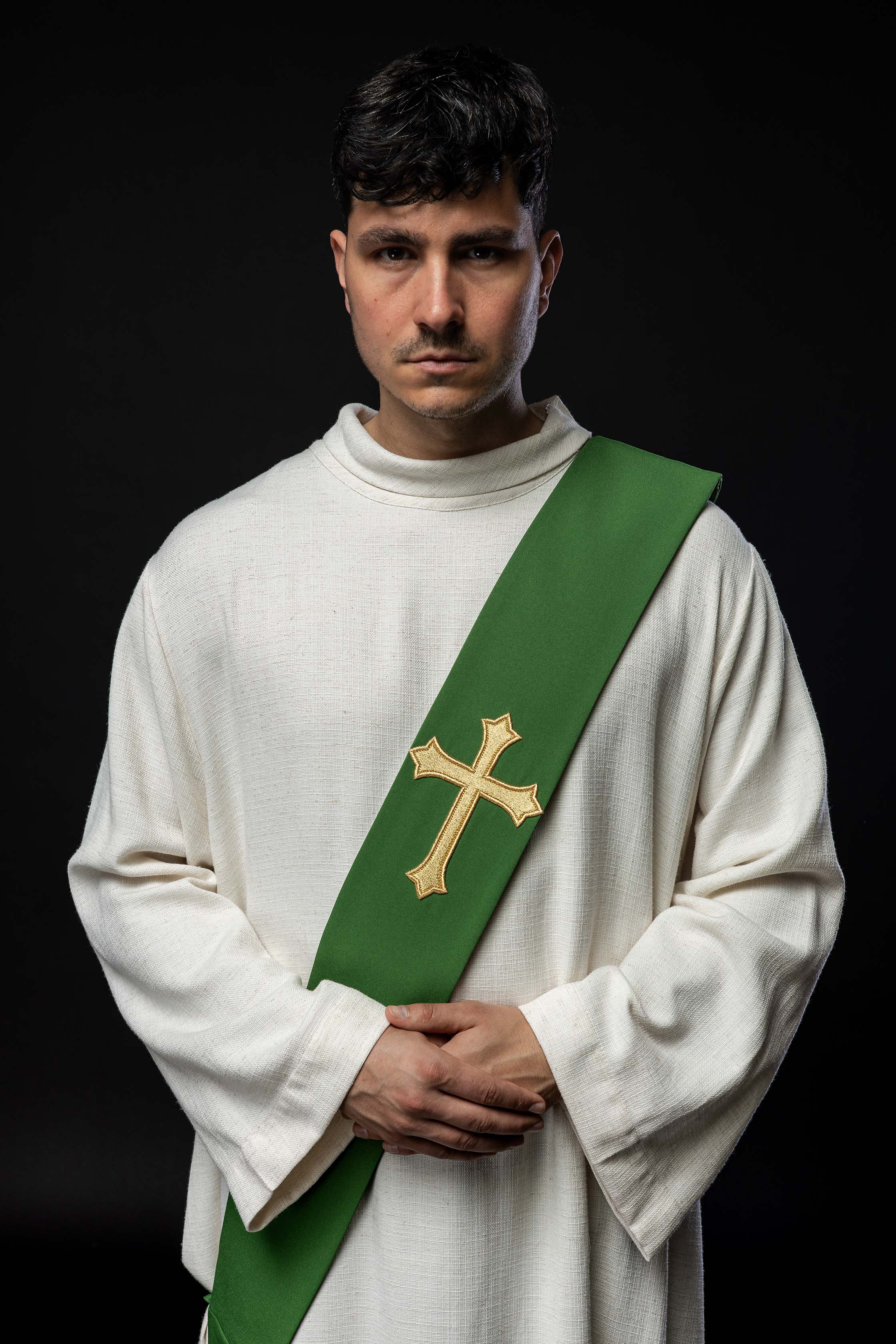 Estola diaconal verde con bordado Cruz