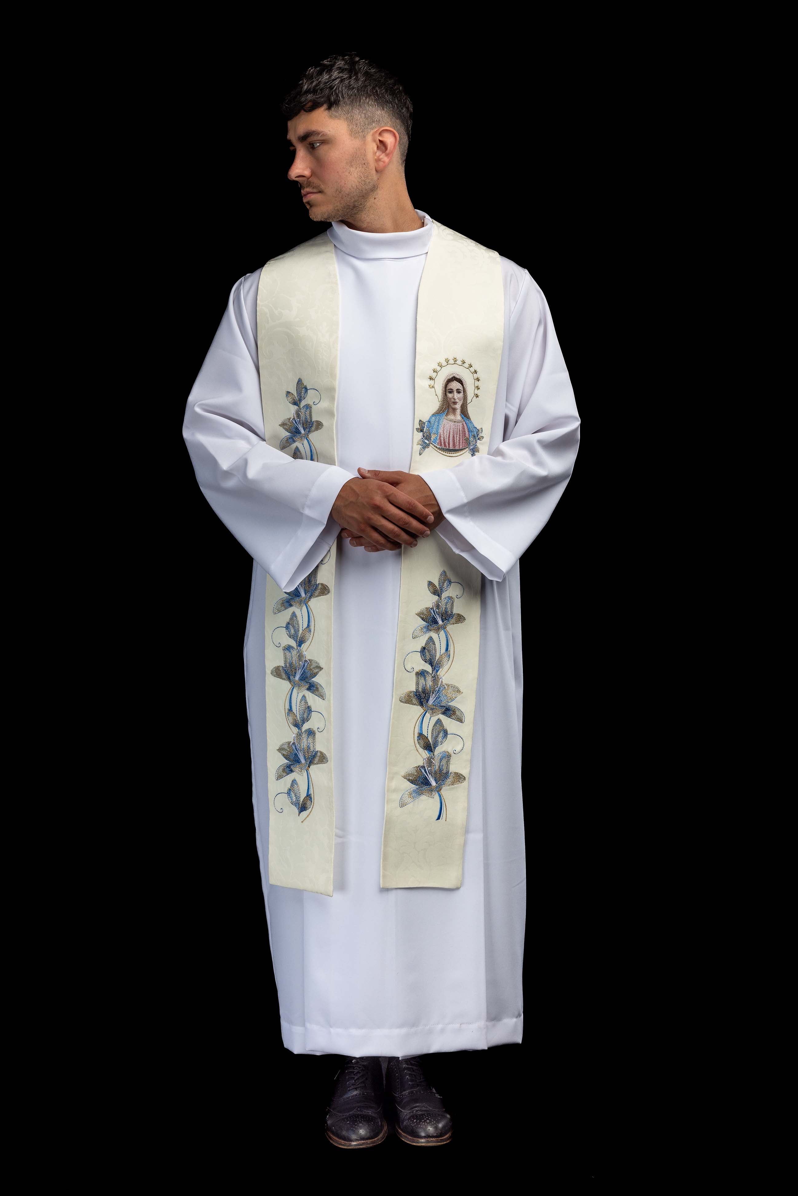 Estola bordada con la imagen de Nuestra Señora de Medjugorje