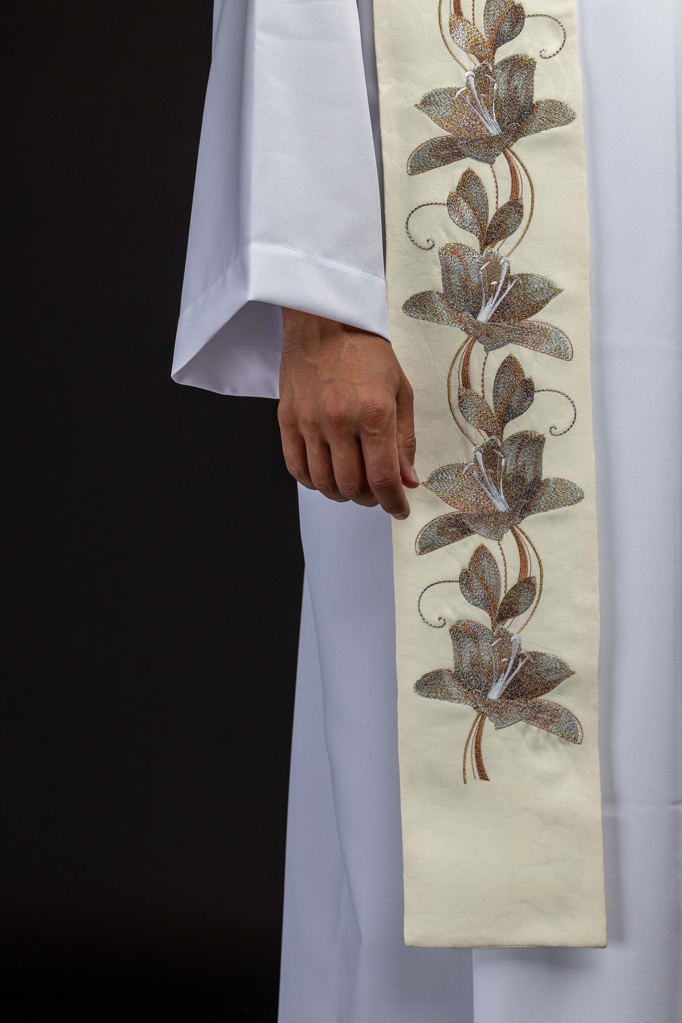 Estola bordada con la imagen de Nuestra Señora de Guadalupe