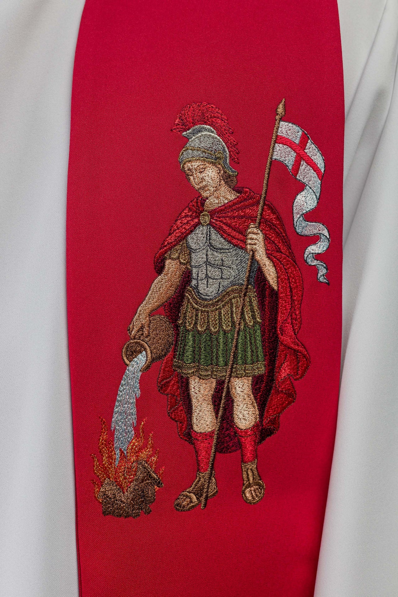 Estola bordada con la imagen de San Floriano