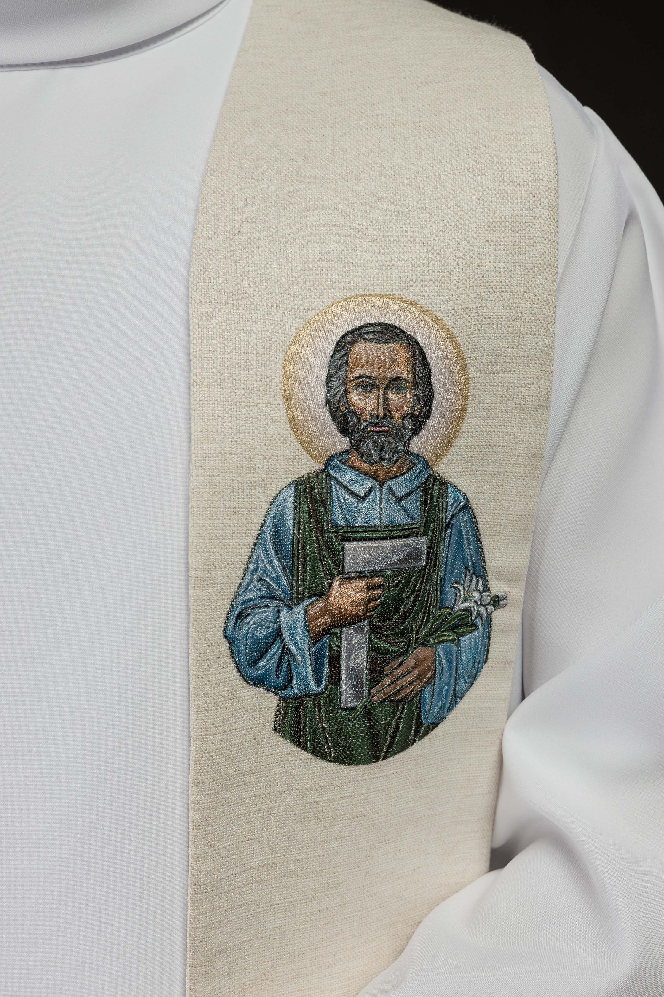 Estola bordada con la imagen de San José Obrero